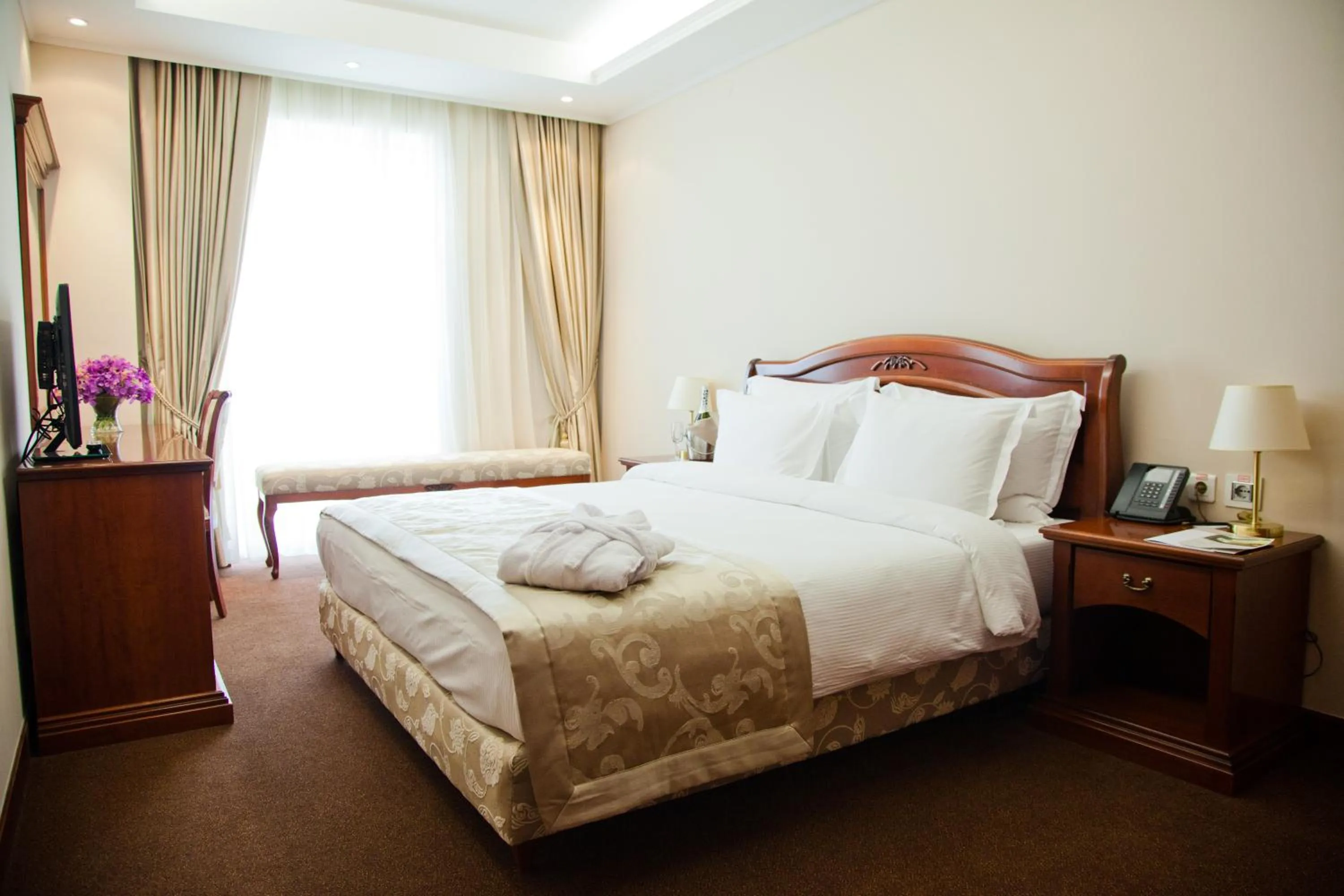 Bedroom, Bed in Caspian Riviera Grand Palace Hotel