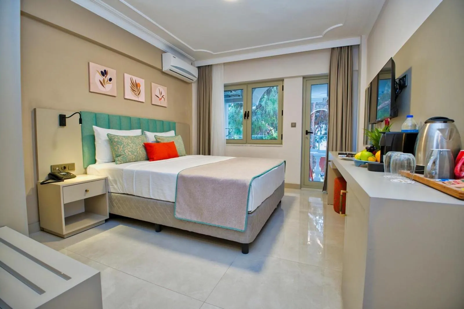 Photo of the whole room, Bed in Rose Garden Premium - Ultra All Inclusive