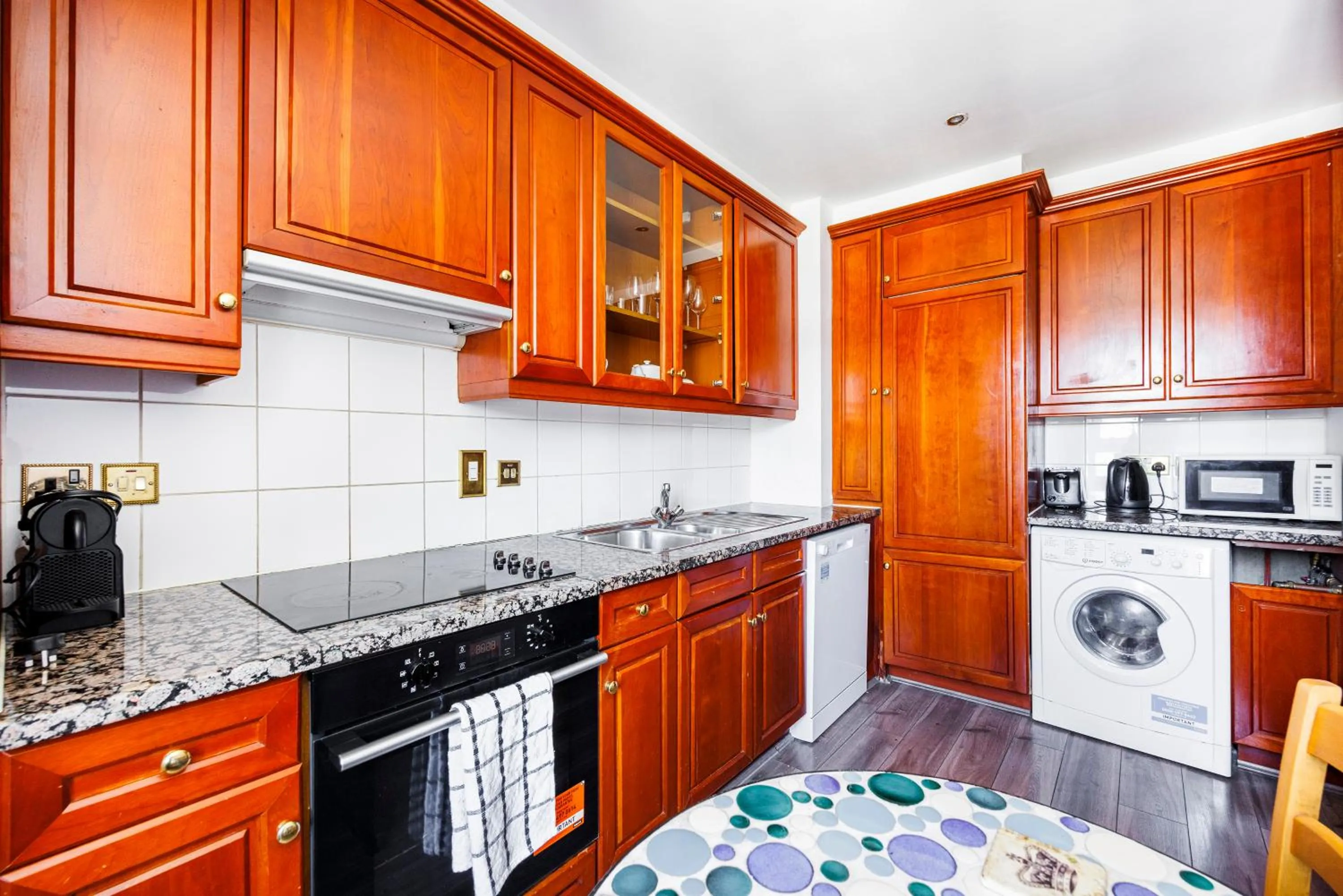 Kitchen or kitchenette in CARLTON COURT - MAYFAIR