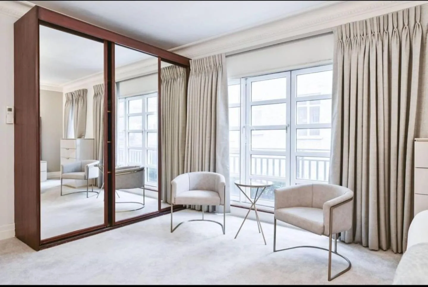 Bedroom in CARLTON COURT - MAYFAIR