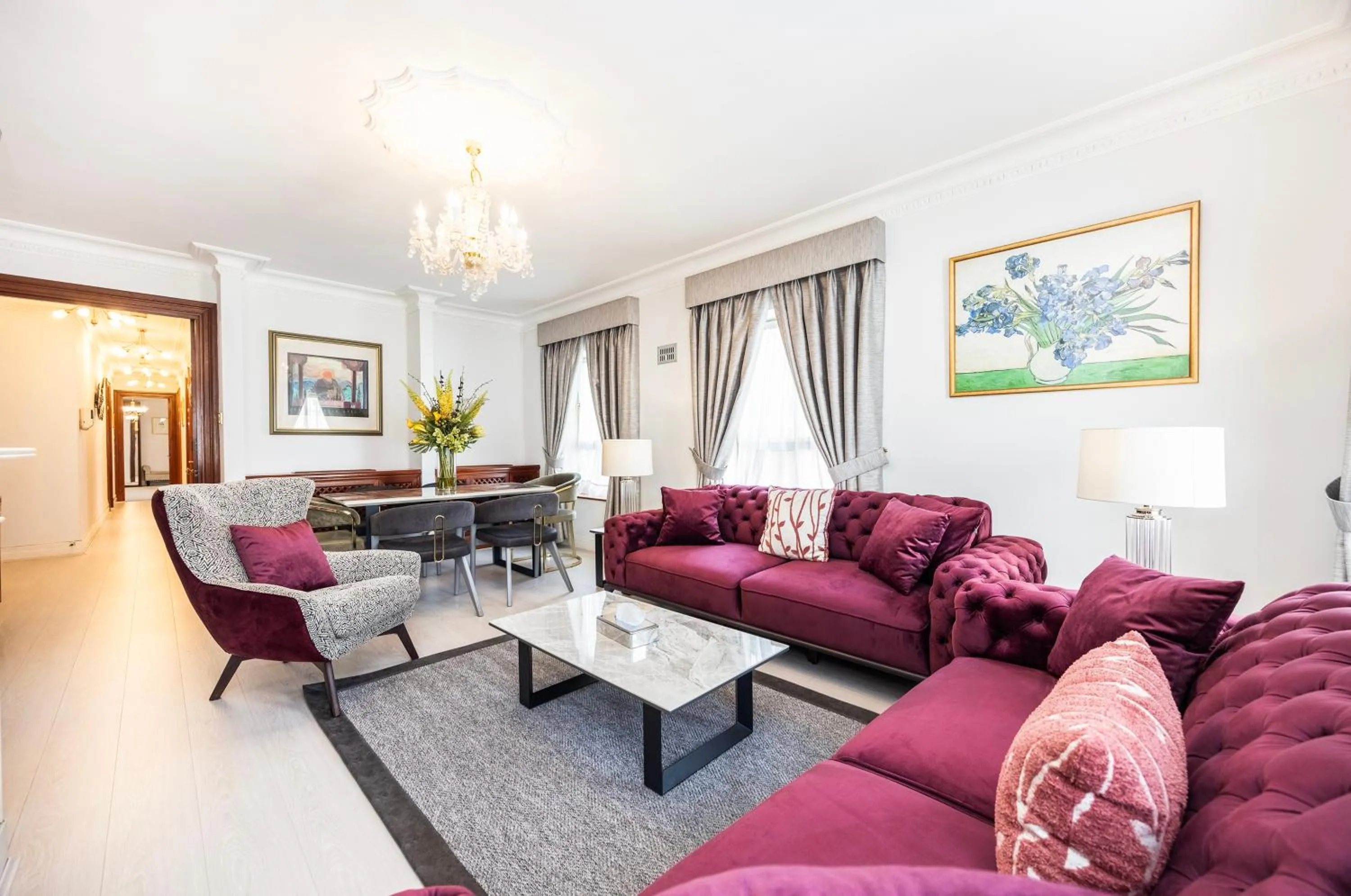 Living room in CARLTON COURT - MAYFAIR