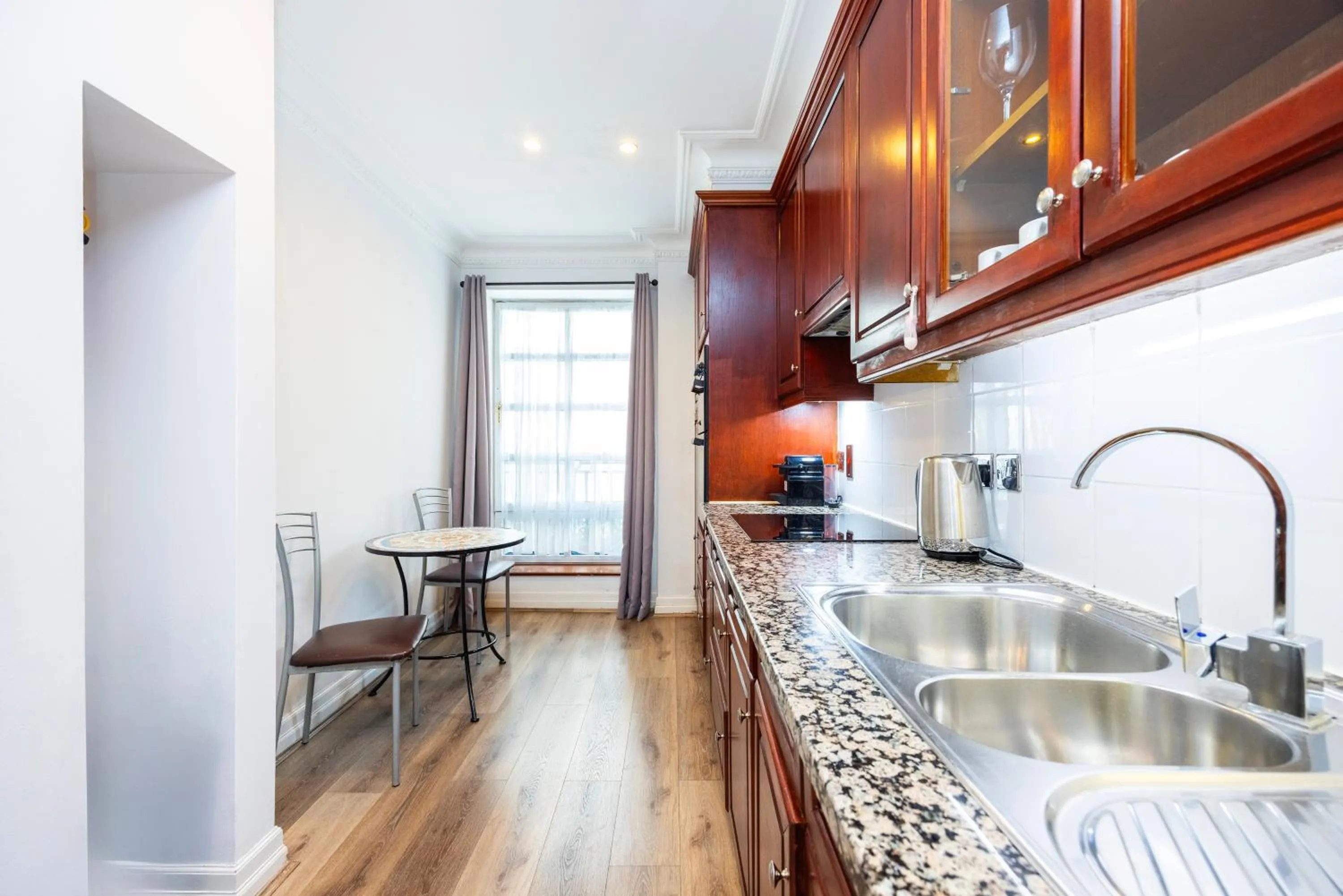 Kitchen or kitchenette in CARLTON COURT - MAYFAIR