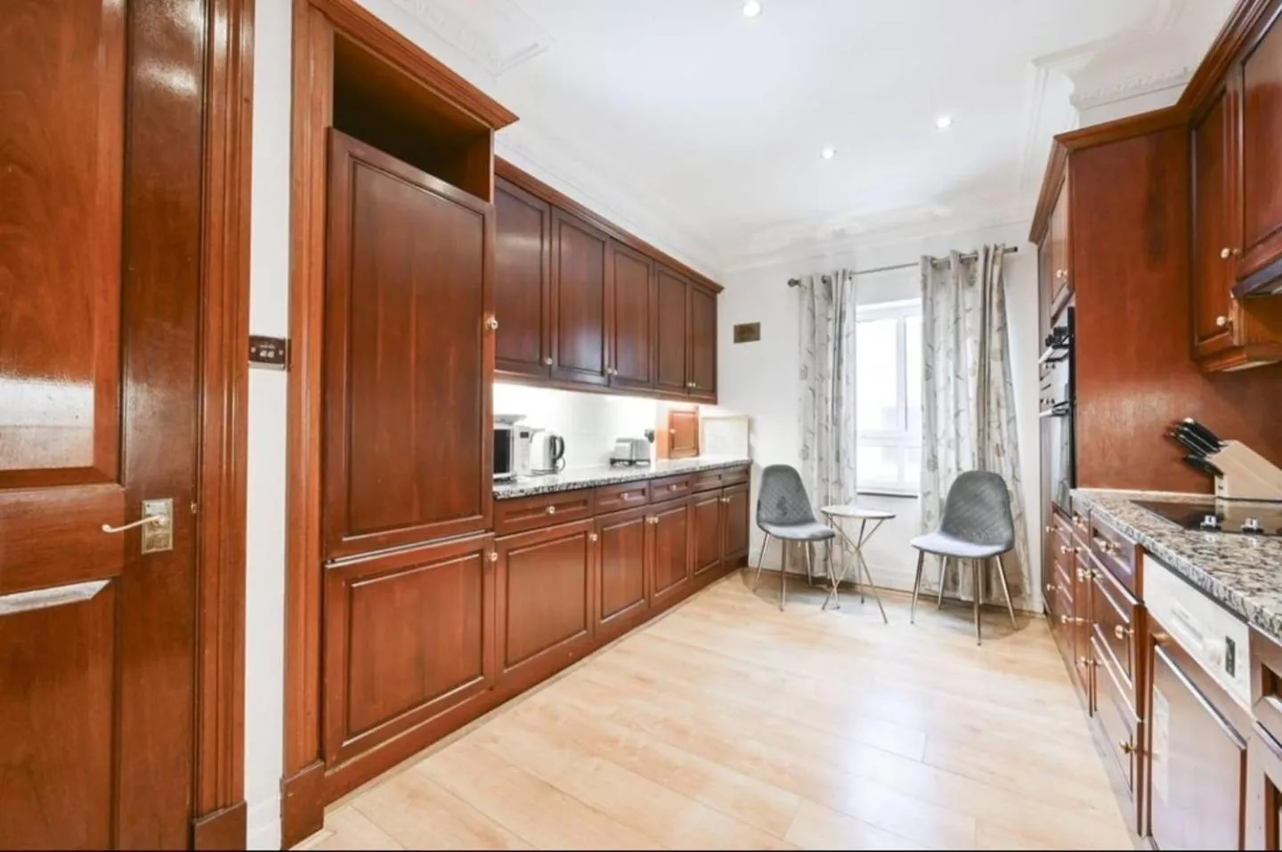 Kitchen or kitchenette in CARLTON COURT - MAYFAIR