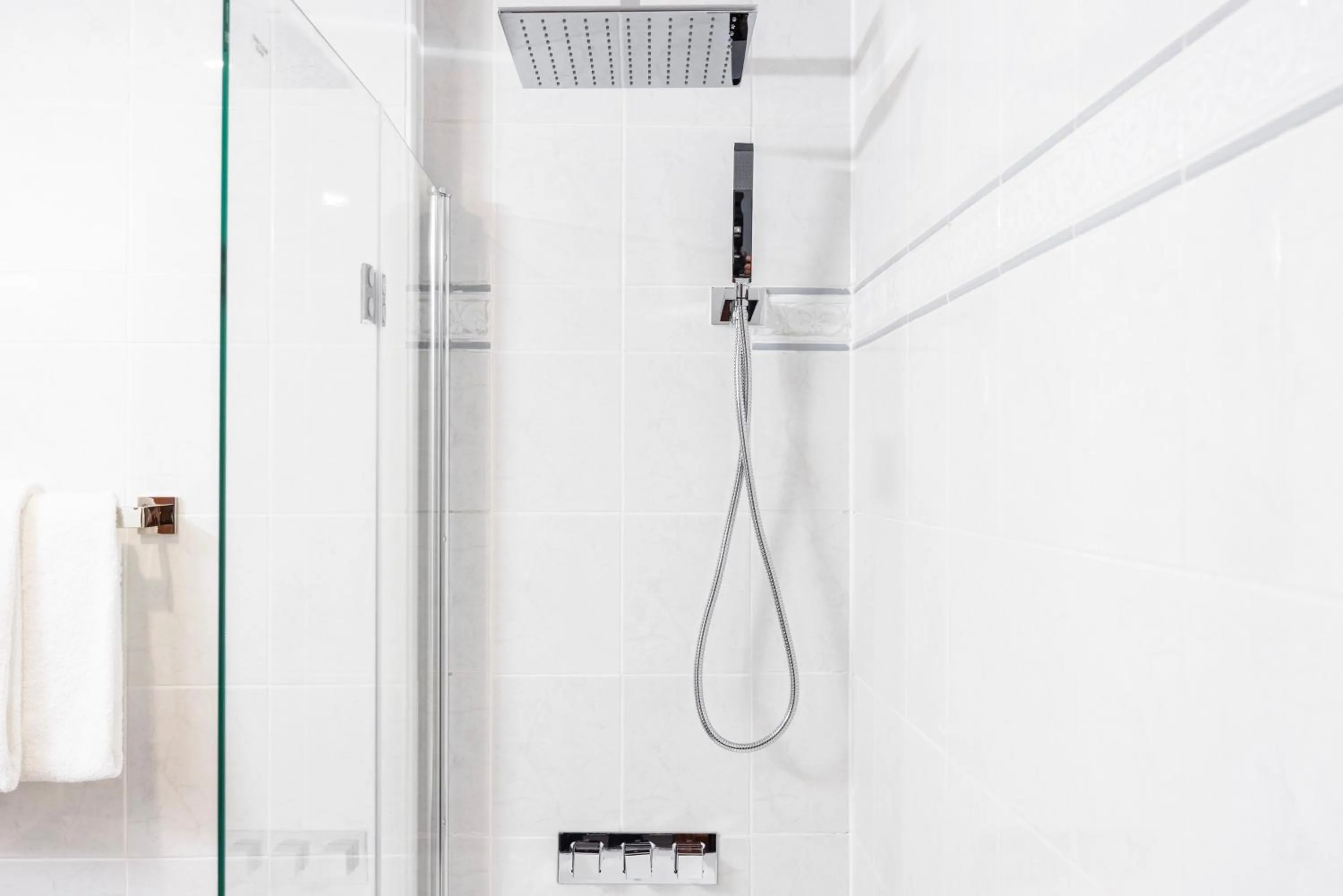 Bathroom in CARLTON COURT - MAYFAIR