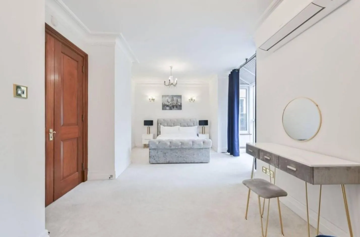 Bedroom in CARLTON COURT - MAYFAIR