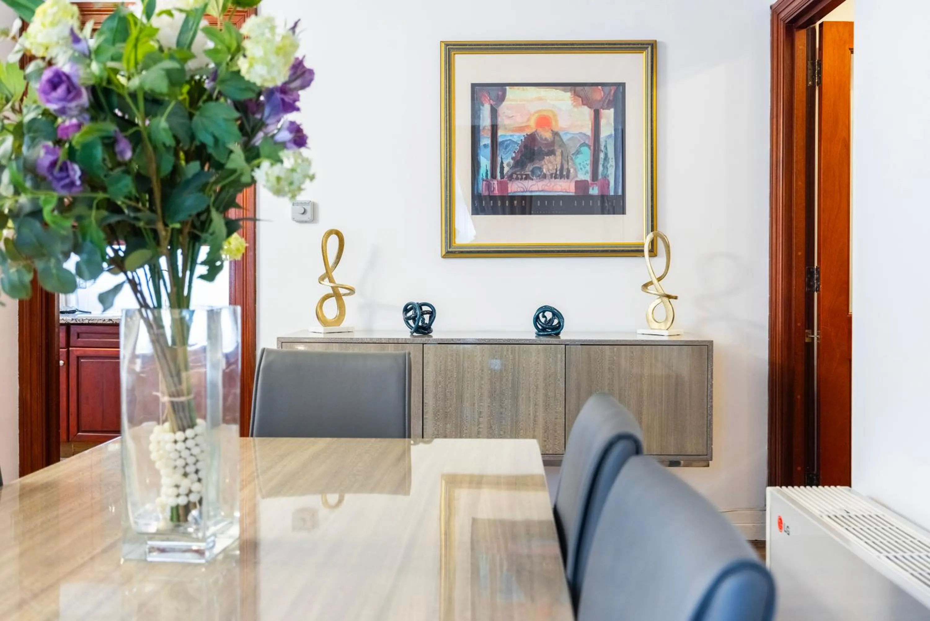 Living room in CARLTON COURT - MAYFAIR