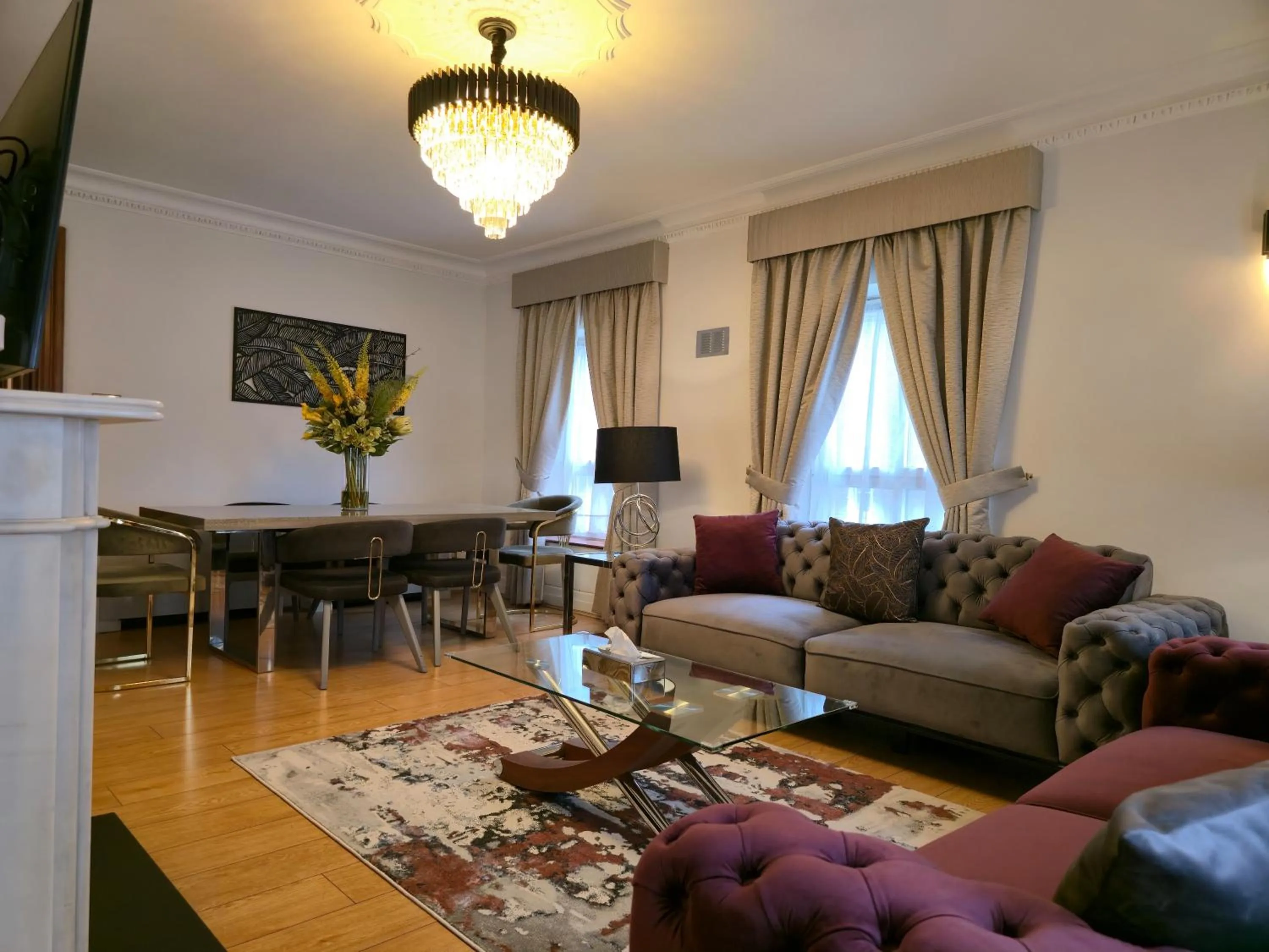 Living room in CARLTON COURT - MAYFAIR