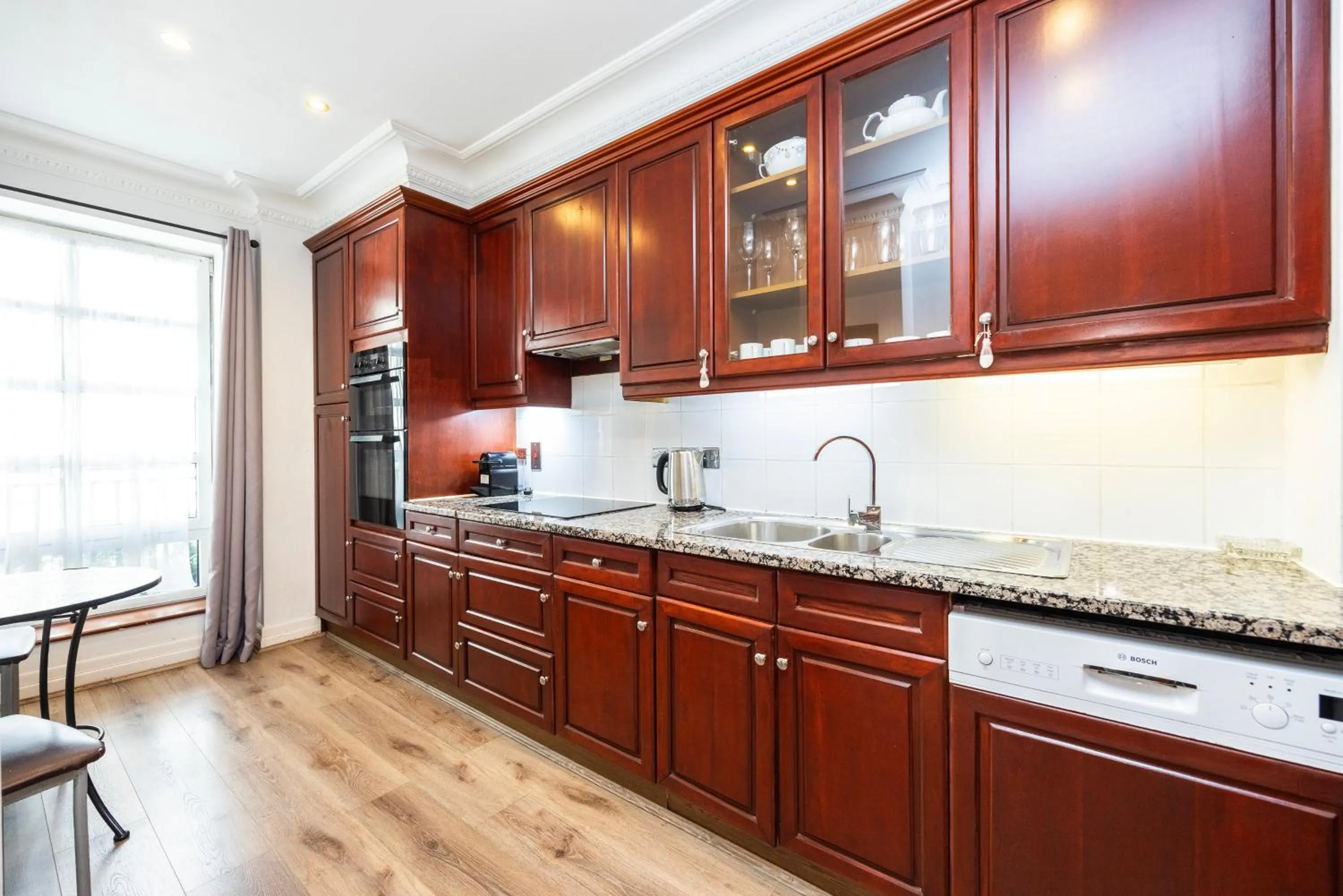 Kitchen or kitchenette in CARLTON COURT - MAYFAIR
