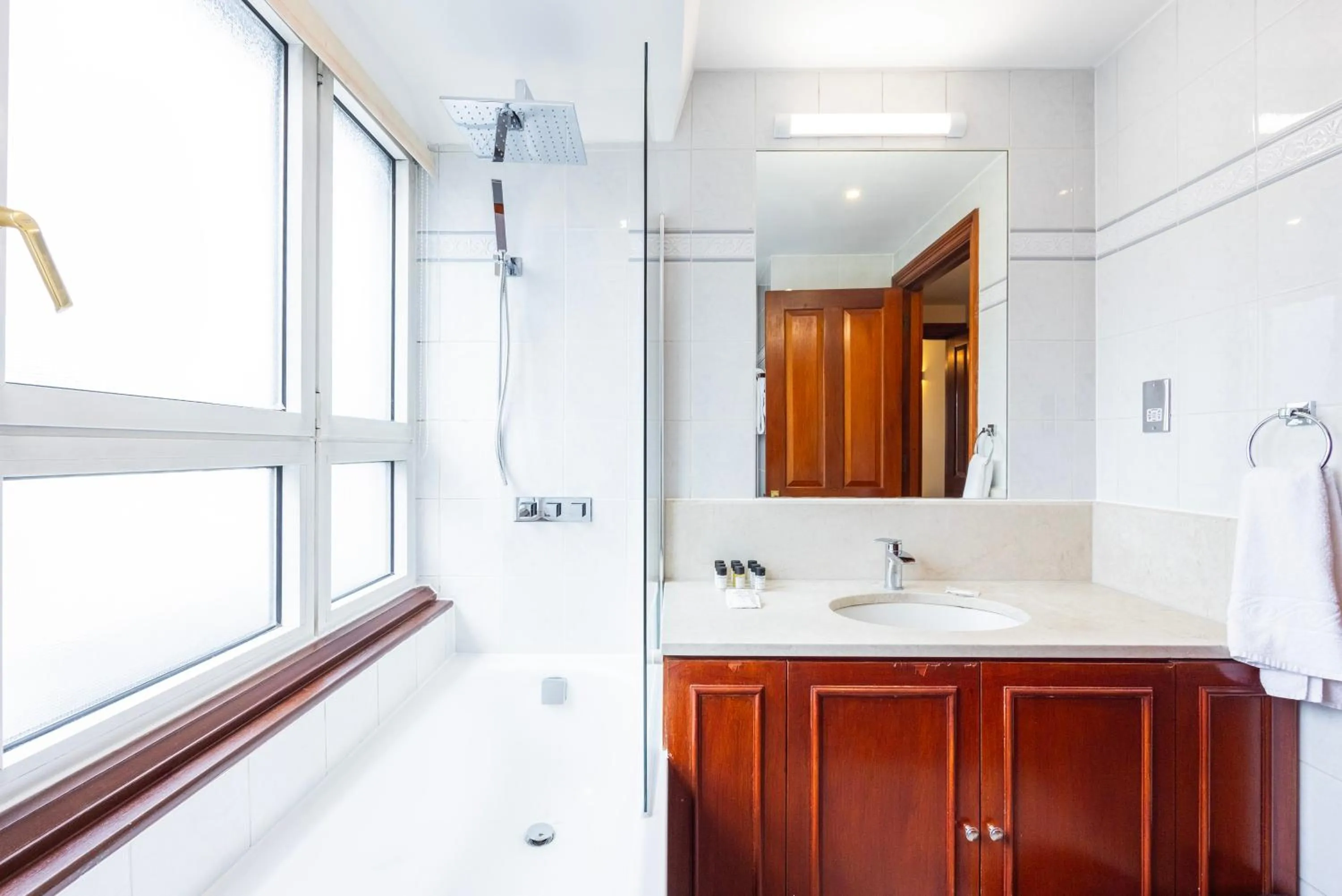 Bathroom in CARLTON COURT - MAYFAIR