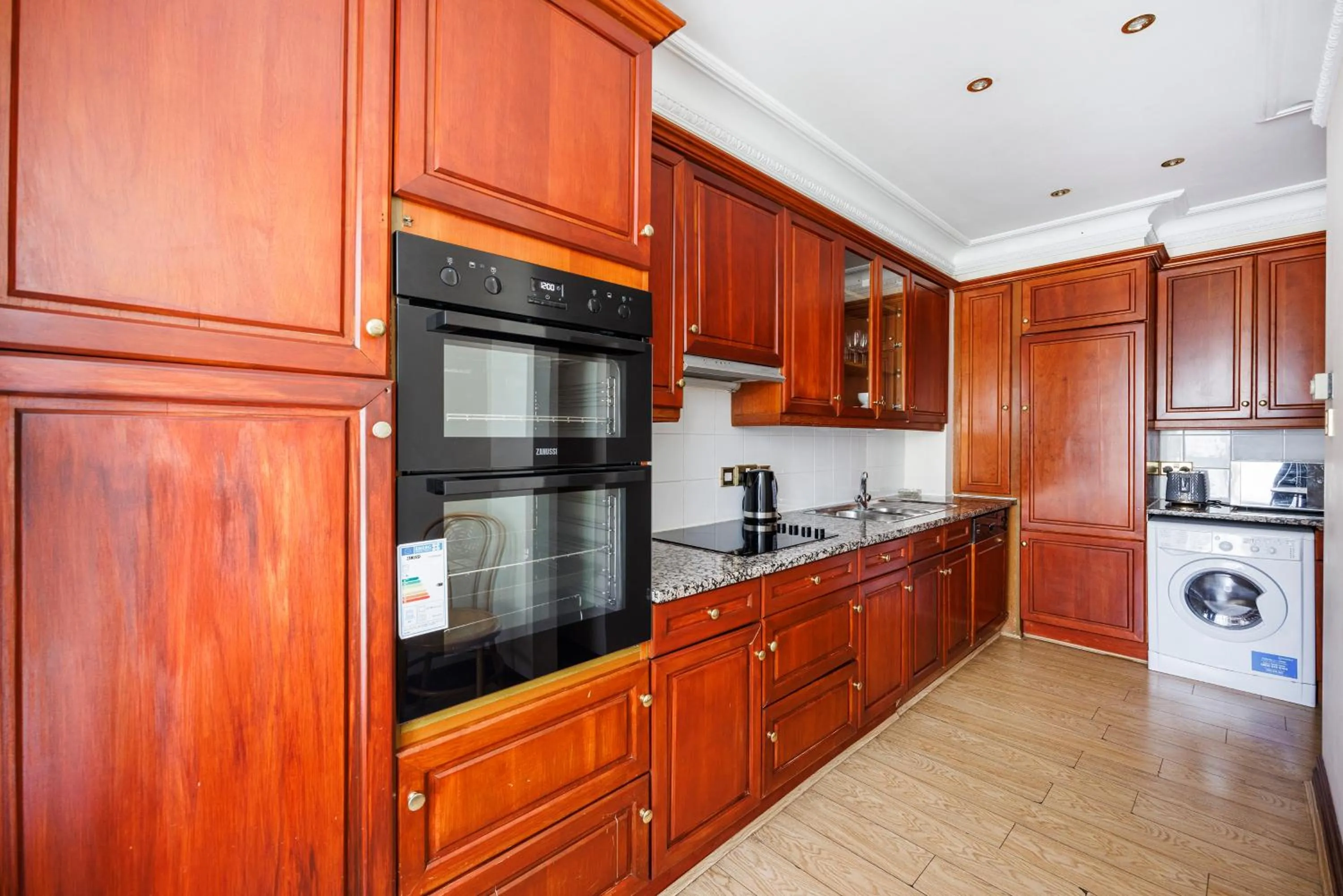 Kitchen or kitchenette in CARLTON COURT - MAYFAIR