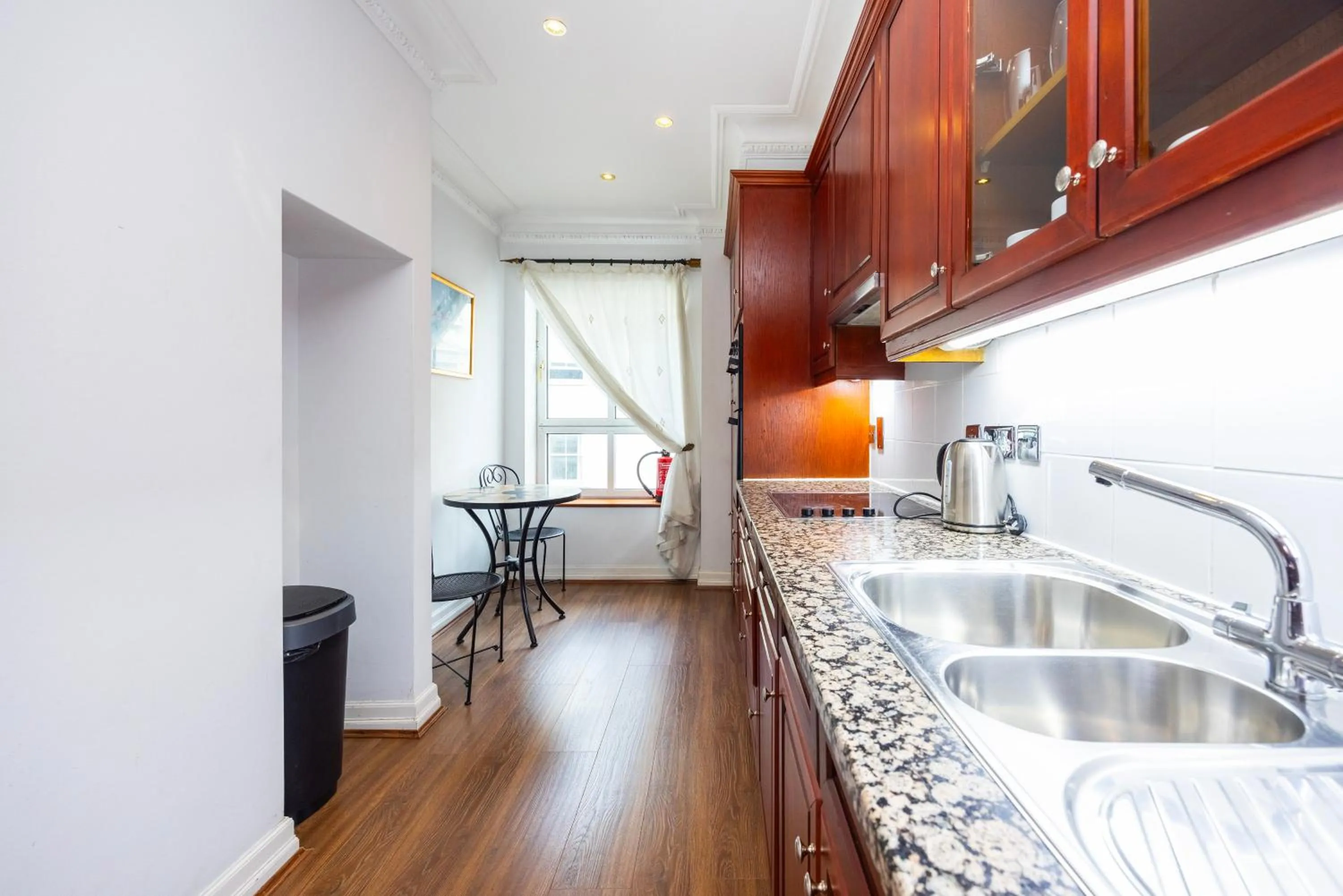 Kitchen or kitchenette in CARLTON COURT - MAYFAIR