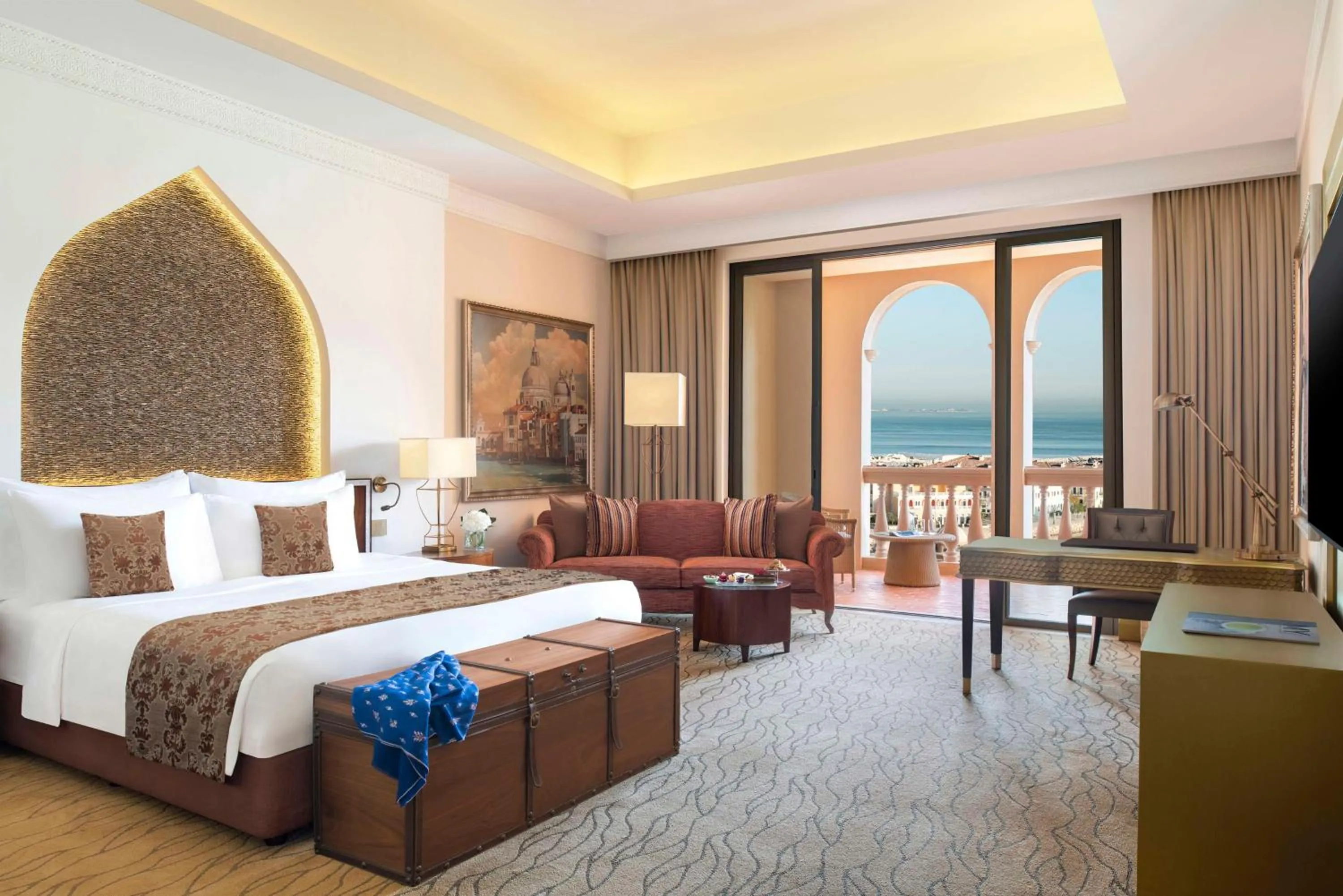 Bedroom, Bed in Marsa Malaz Kempinski, The Pearl