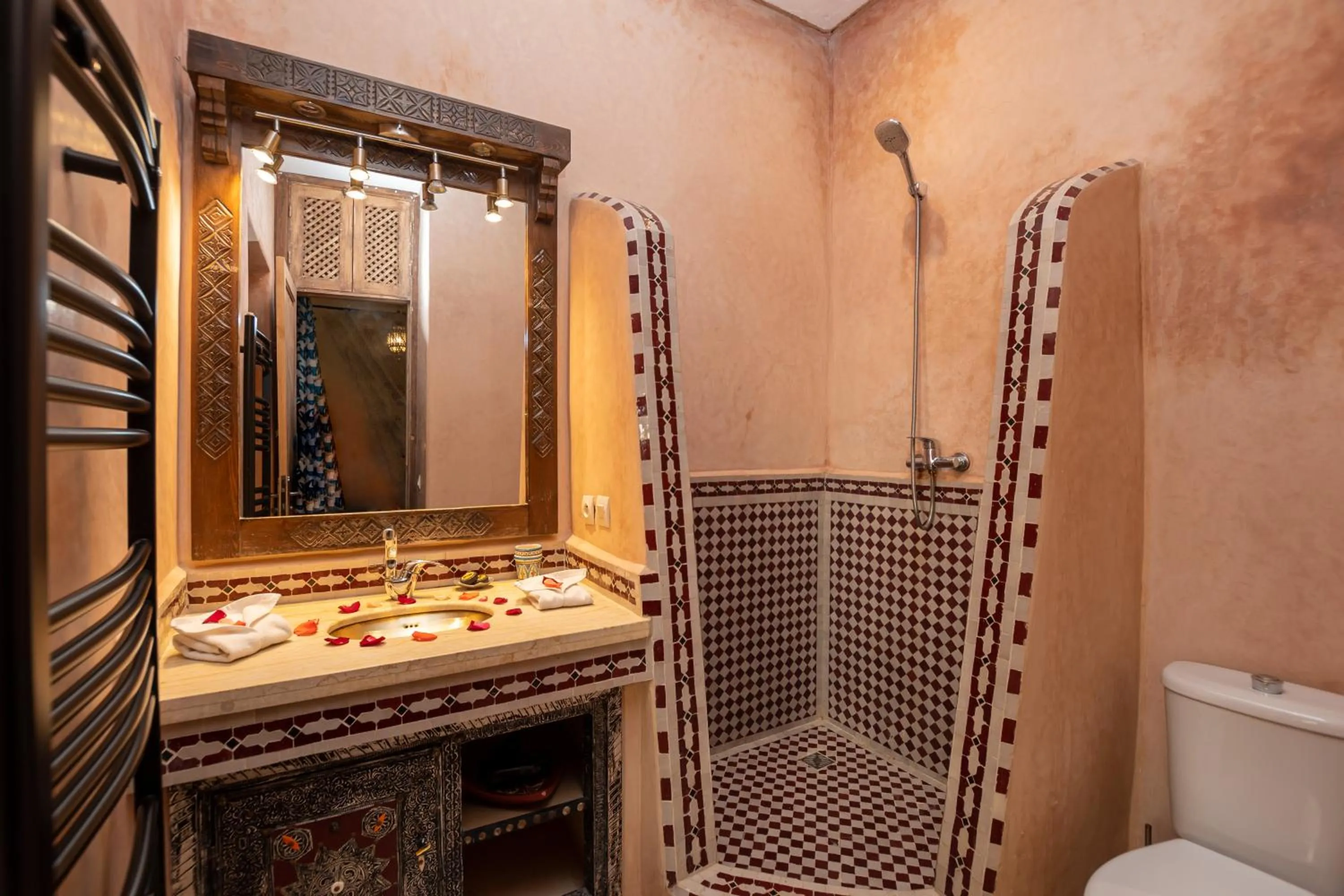 Bathroom in Riad Fleur d'Orient