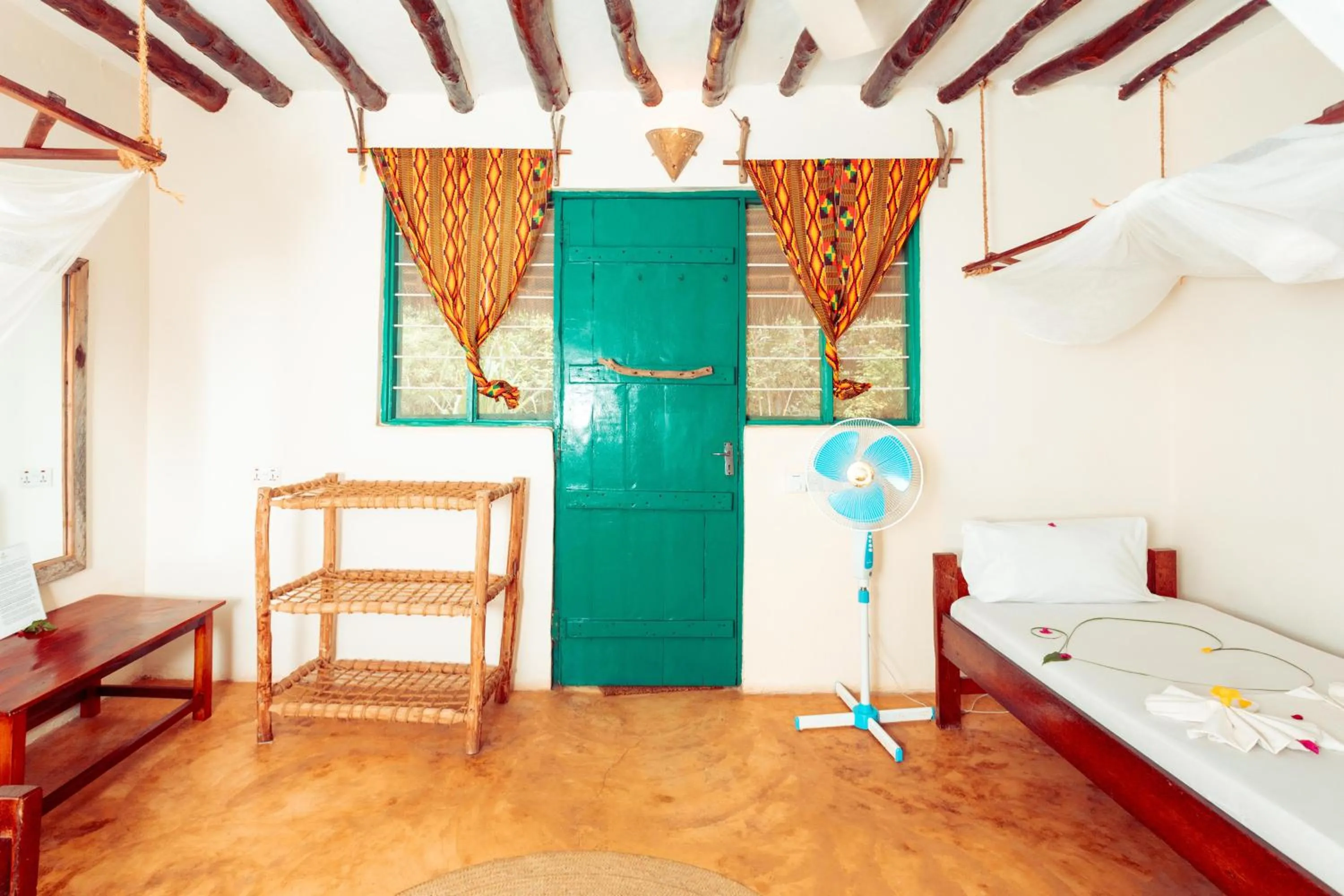 Facade/entrance, Bed in Demani Lodge Zanzibar