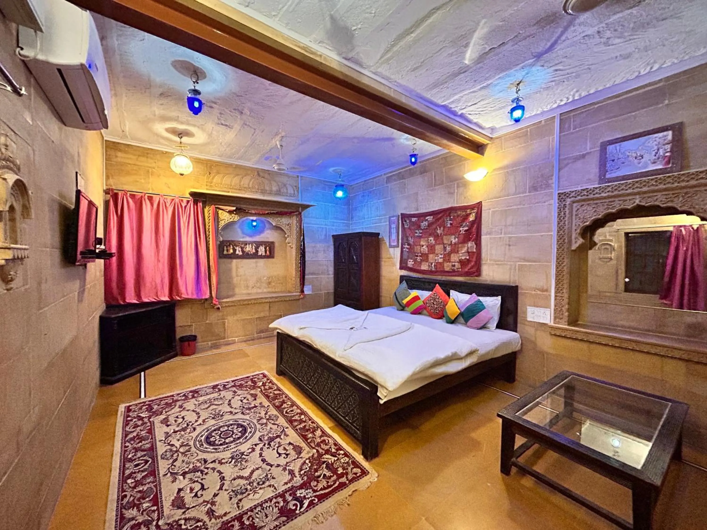 TV and multimedia, Bed in Hotel Pol Haveli Jaisalmer