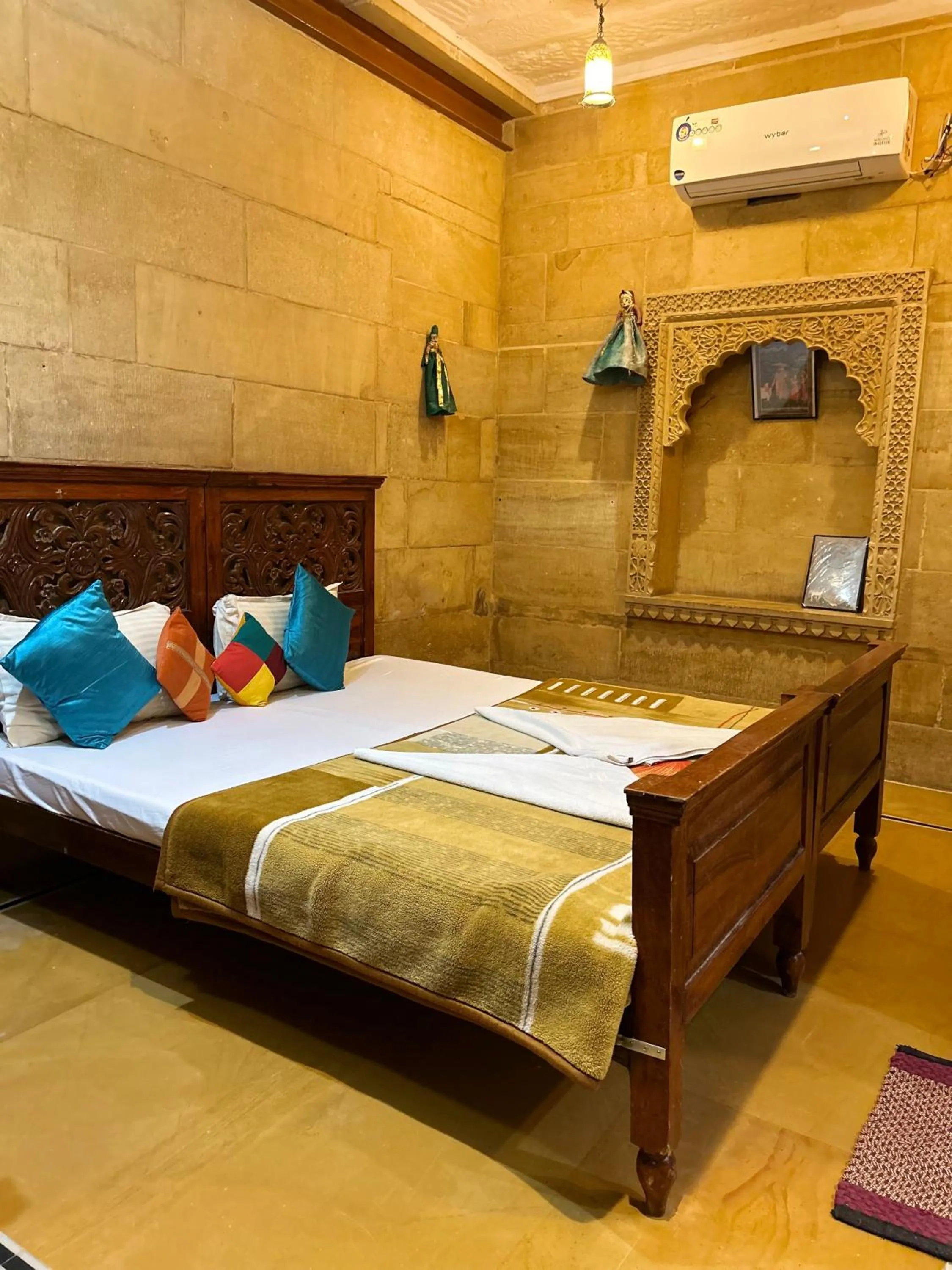 Photo of the whole room, Bed in Hotel Pol Haveli Jaisalmer