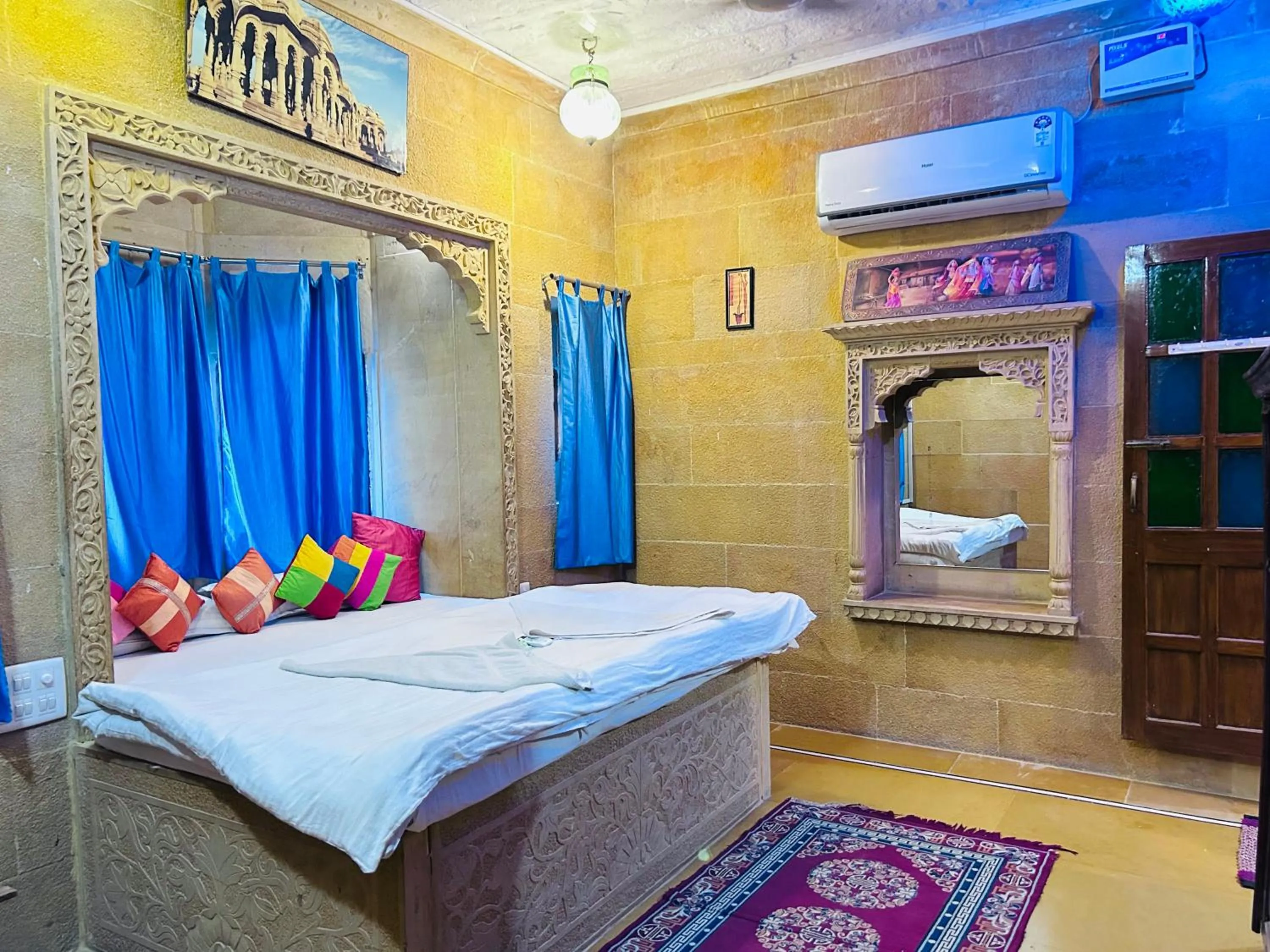 TV and multimedia, Bed in Hotel Pol Haveli Jaisalmer