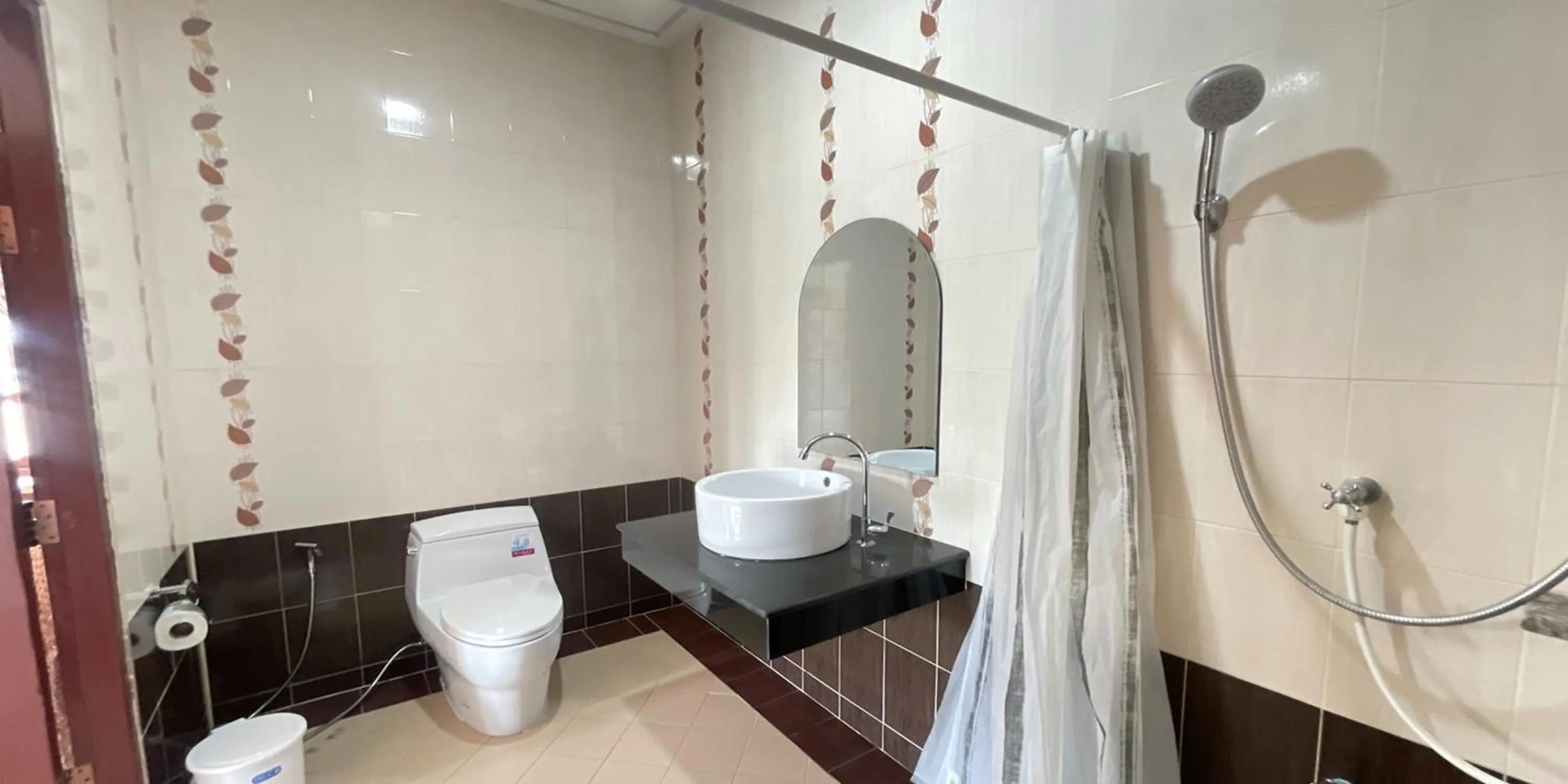 Shower in Yellow Tique Hotel