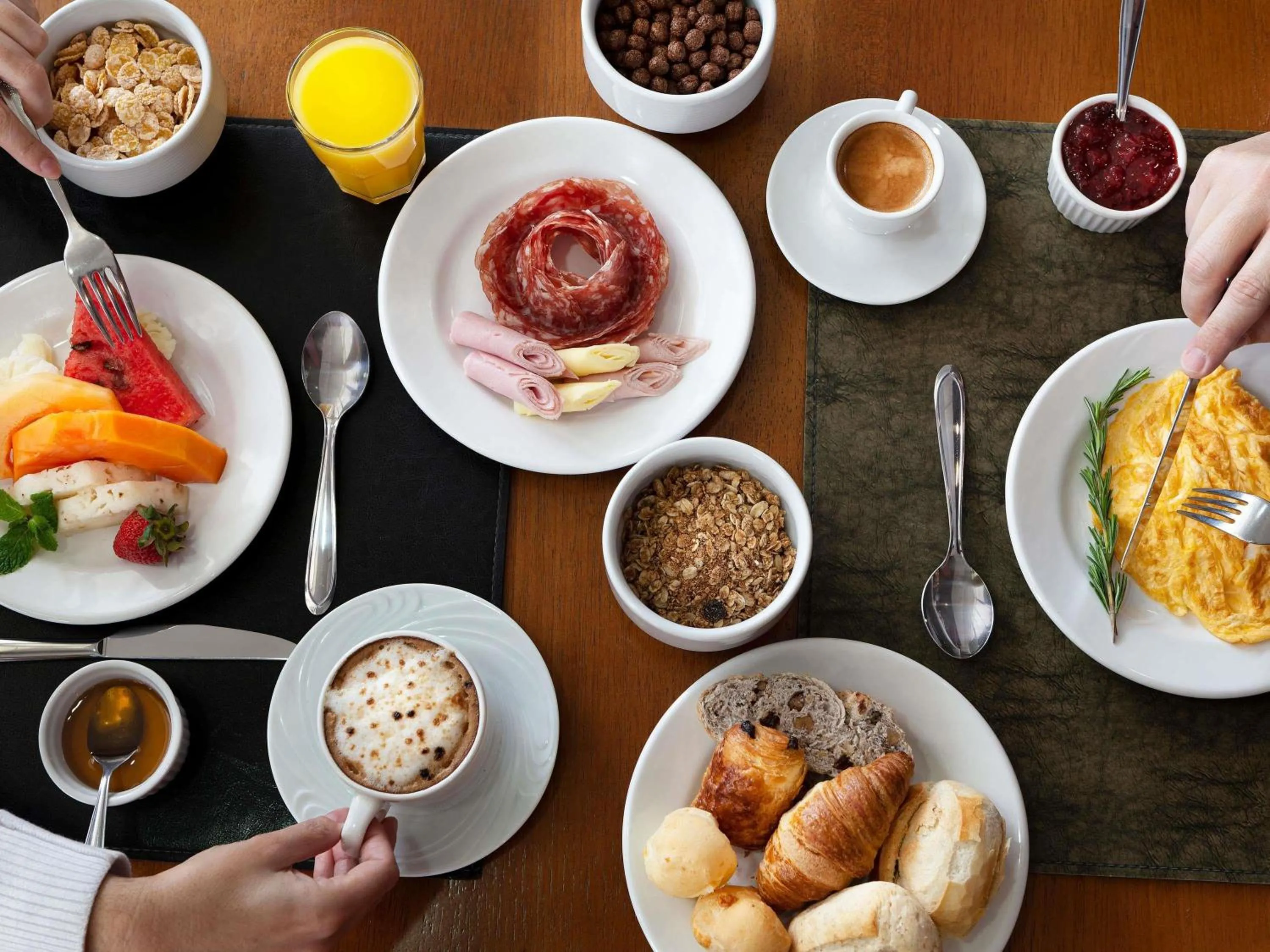 Restaurant/places to eat in Novotel Sao Jose dos Campos