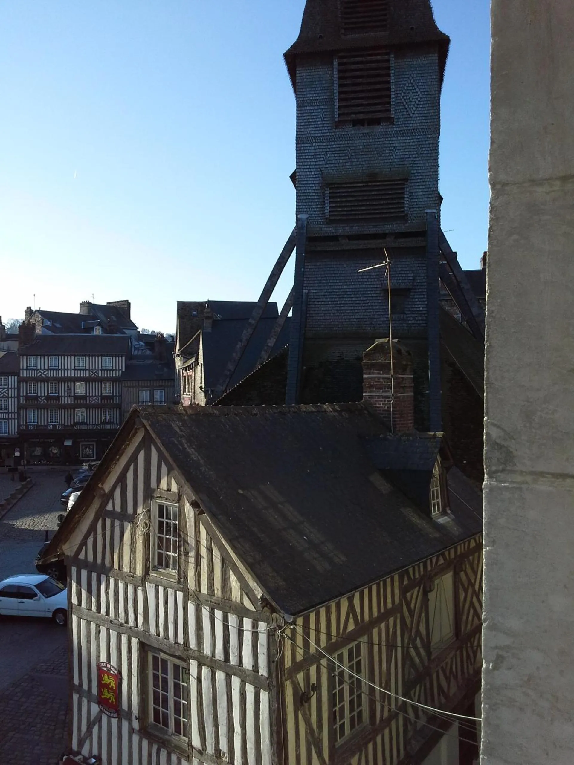 Landmark view in Mansion Victorine