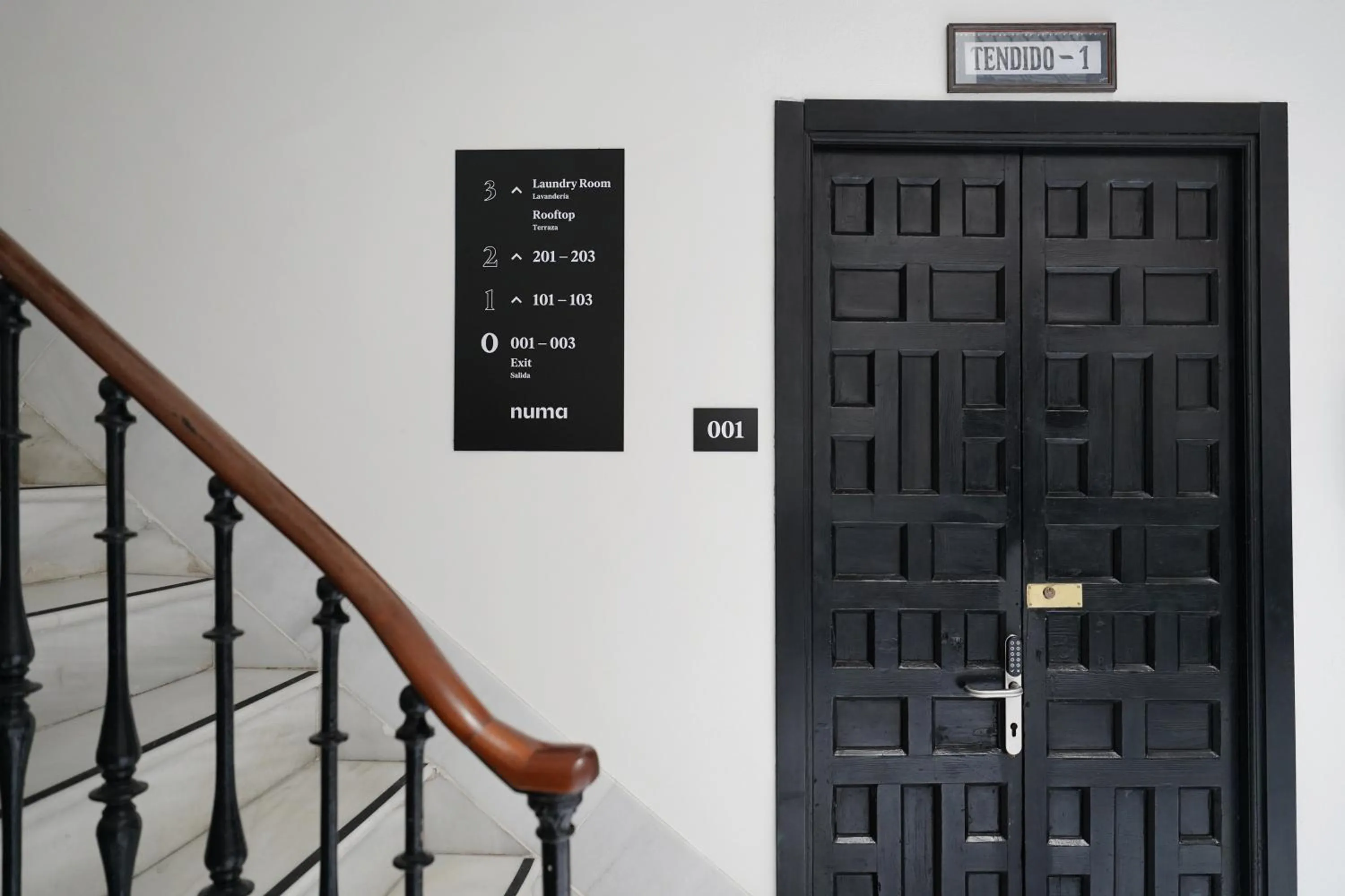 Facade/entrance in Numa Seville Alegre