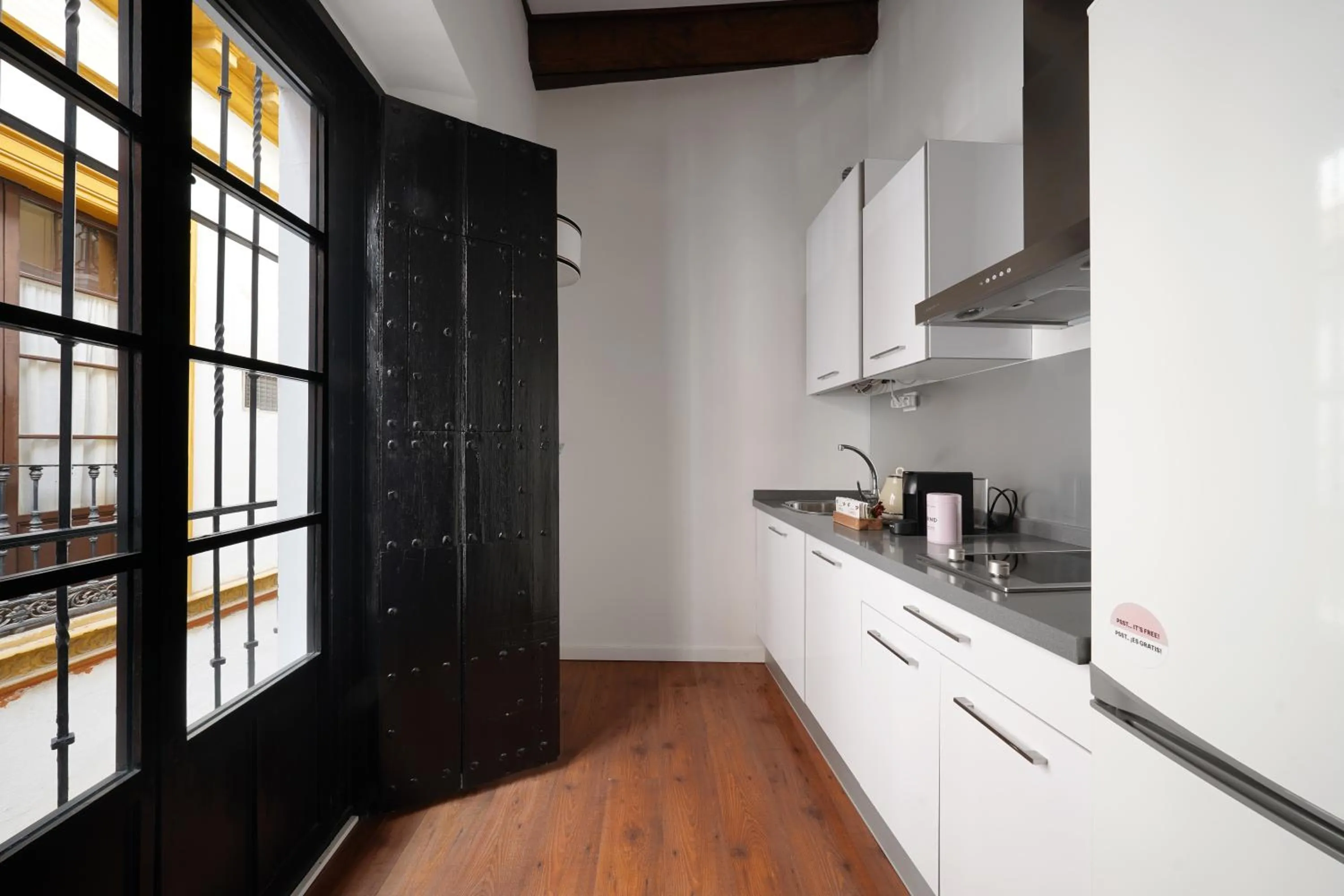 Kitchen or kitchenette in Numa Seville Alegre