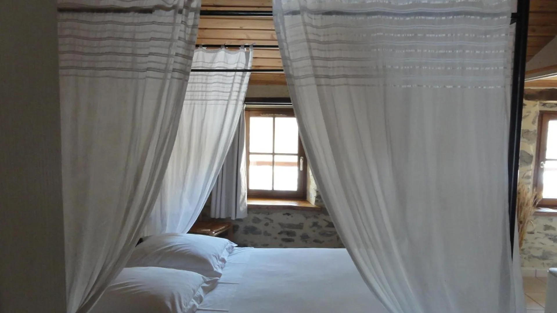 Bed in Le Moulin de Drapras