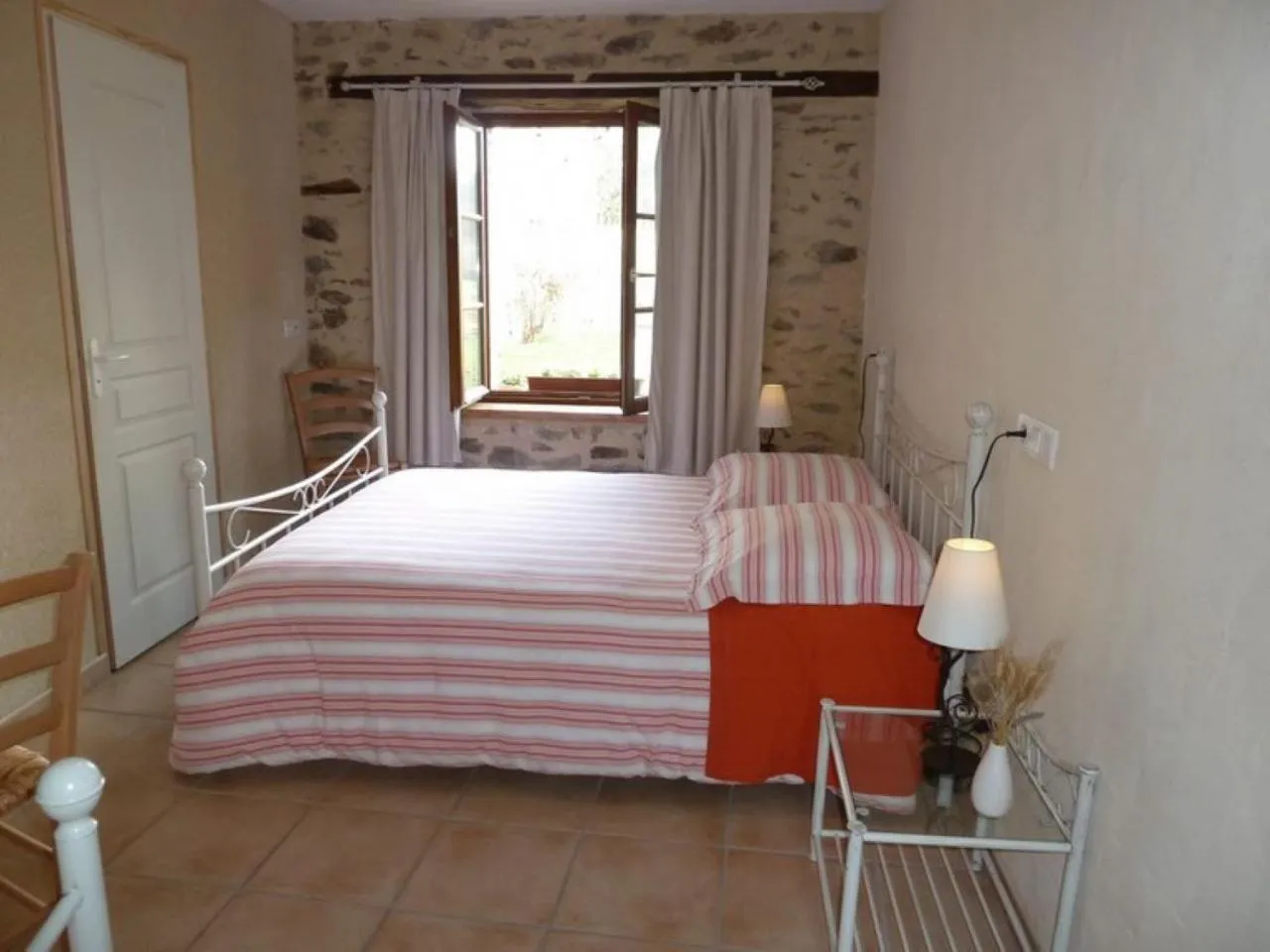 Bedroom, Bed in Le Moulin de Drapras