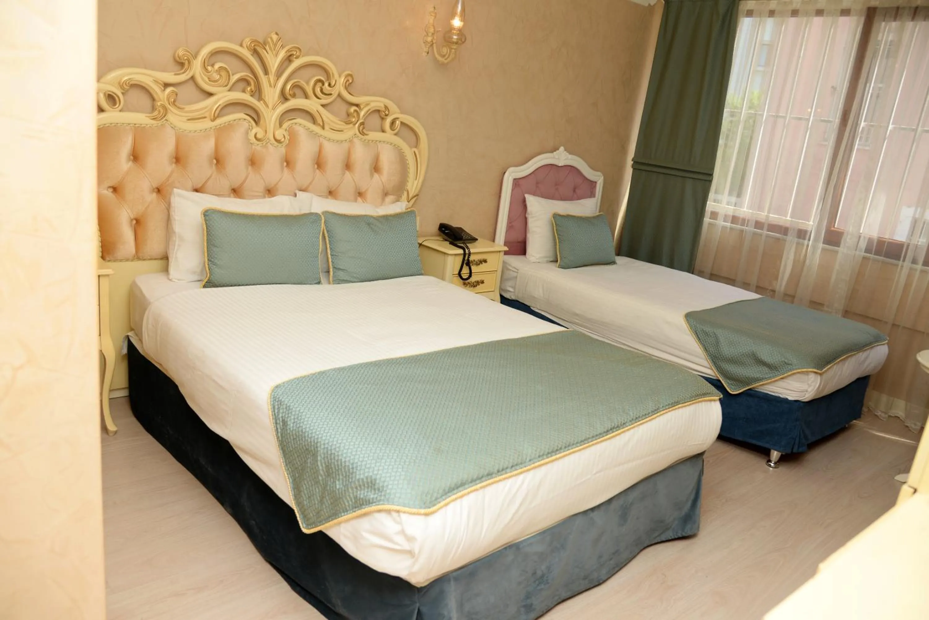 Property building, Bed in Edibe Sultan Hotel