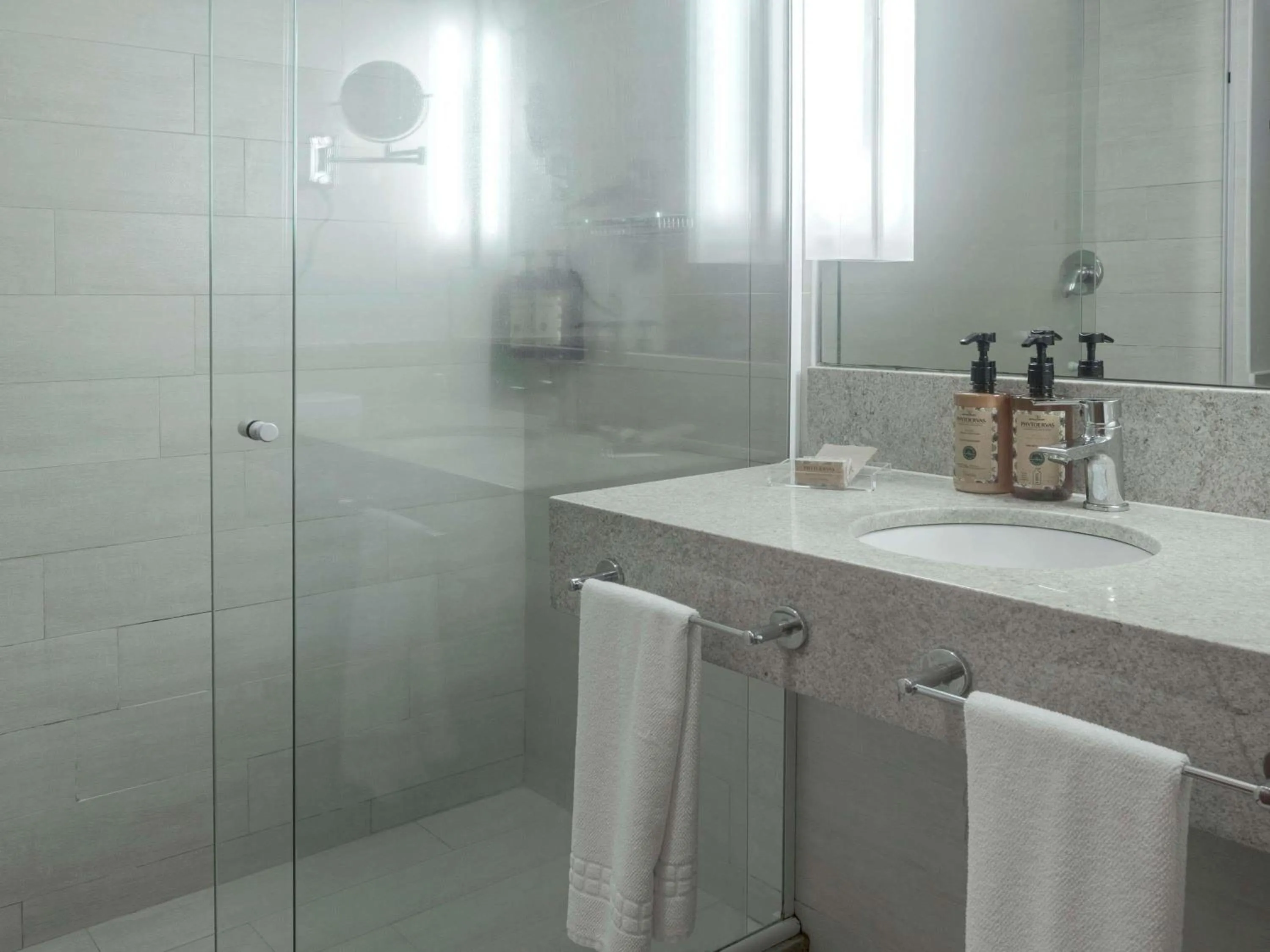 Bedroom in Mercure Salvador Rio Vermelho