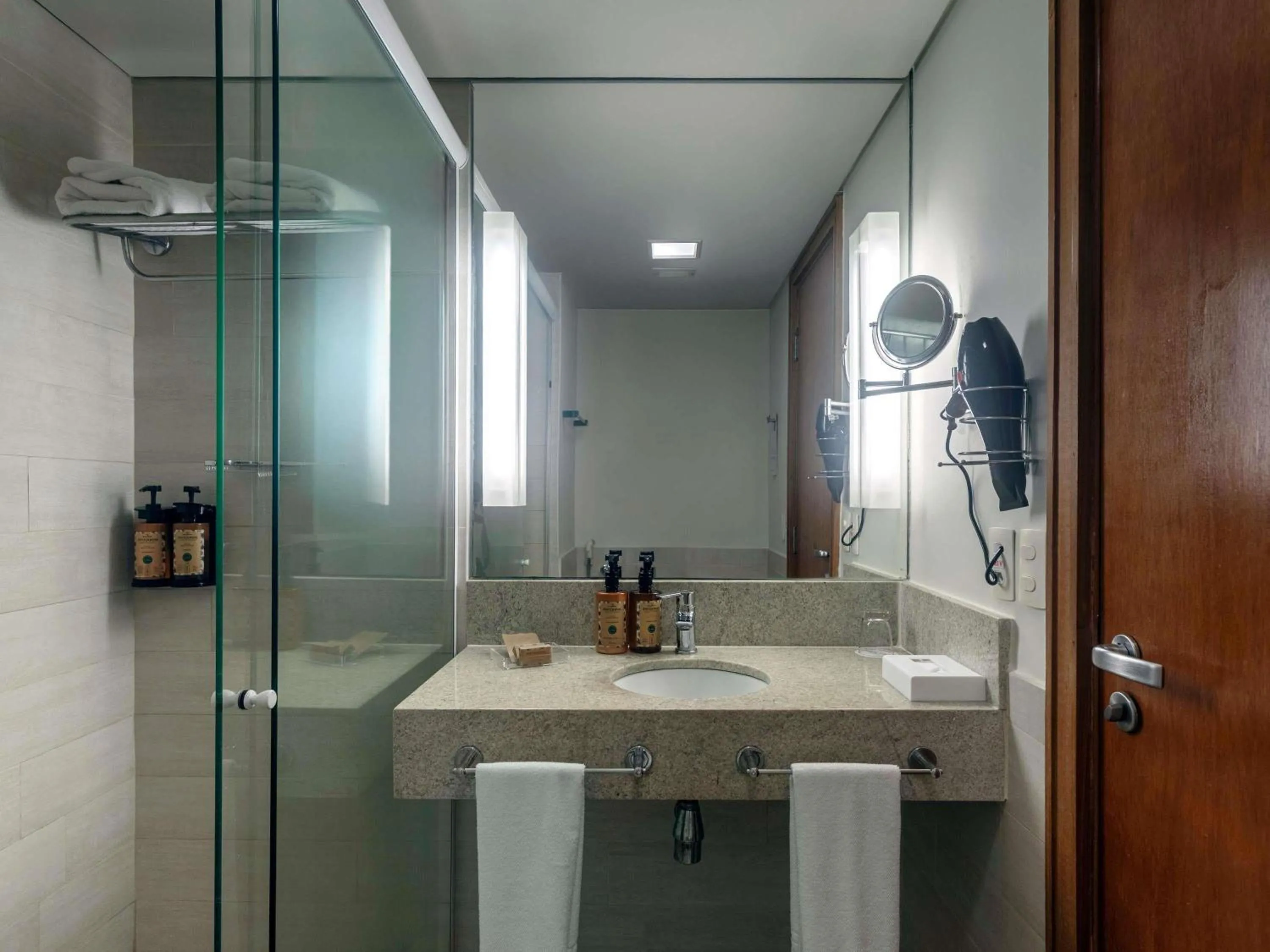 Bedroom in Mercure Salvador Rio Vermelho