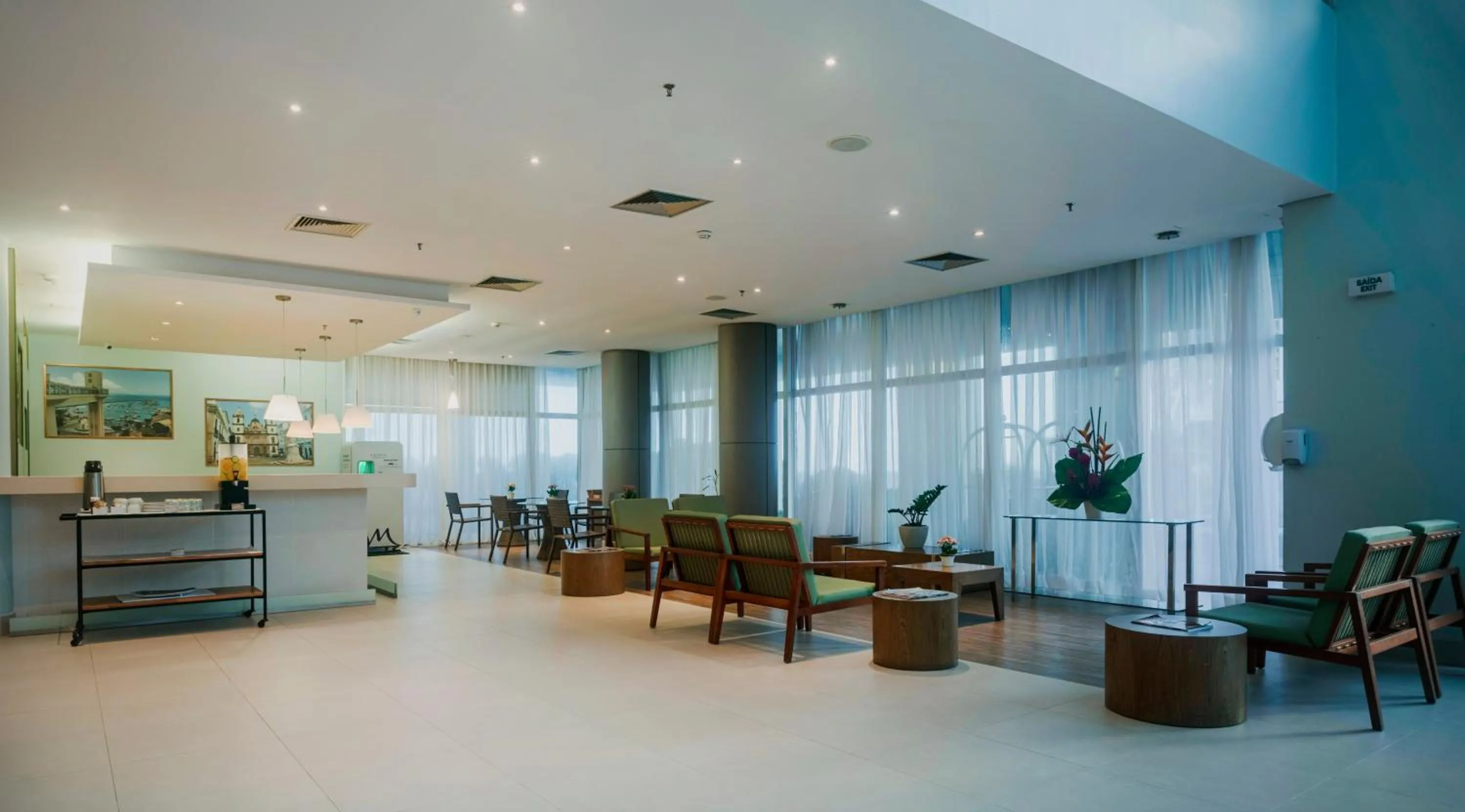 Lobby or reception in Mercure Salvador Rio Vermelho