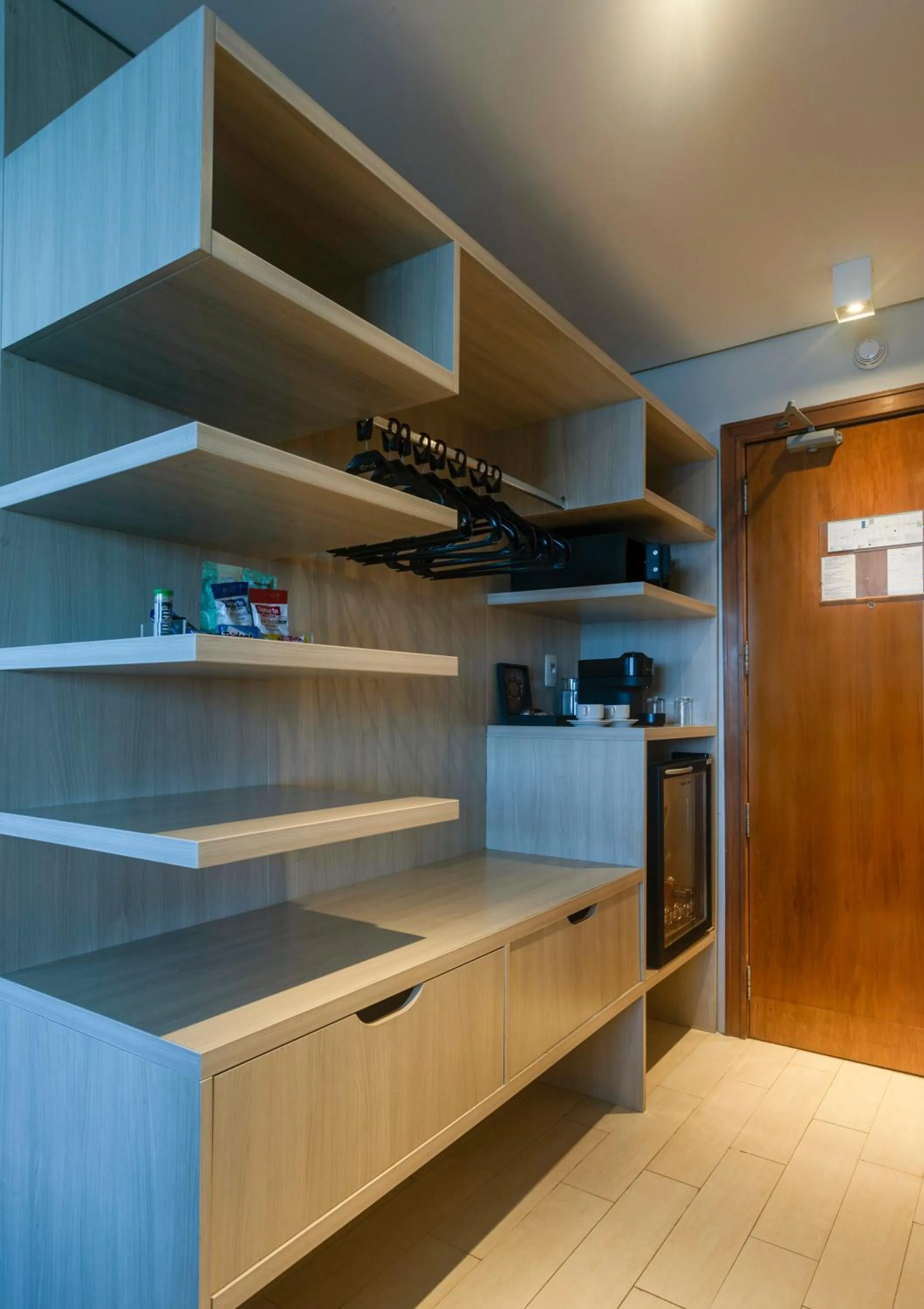 wardrobe in Mercure Salvador Rio Vermelho