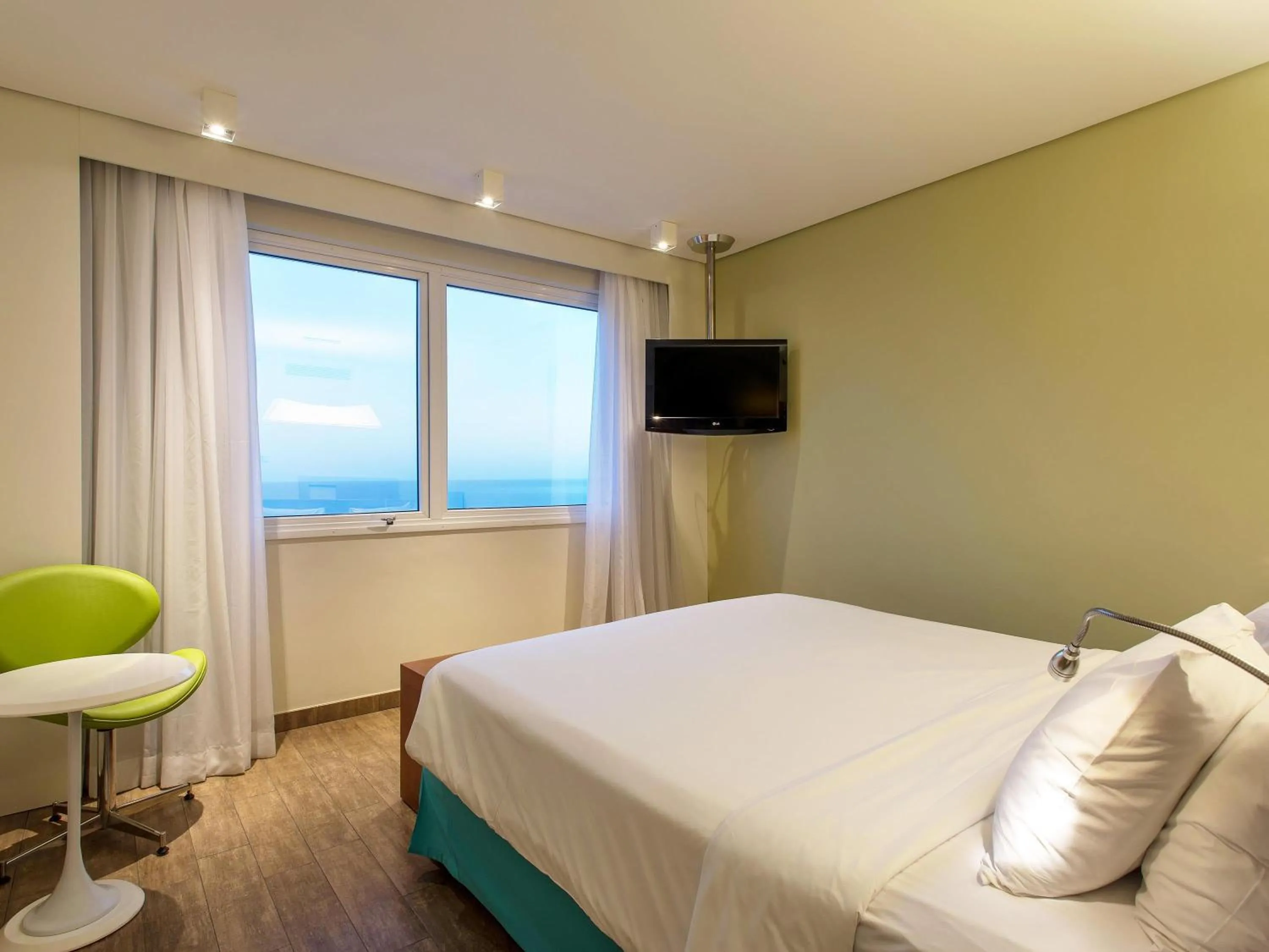 Bedroom, Bed in Mercure Salvador Rio Vermelho