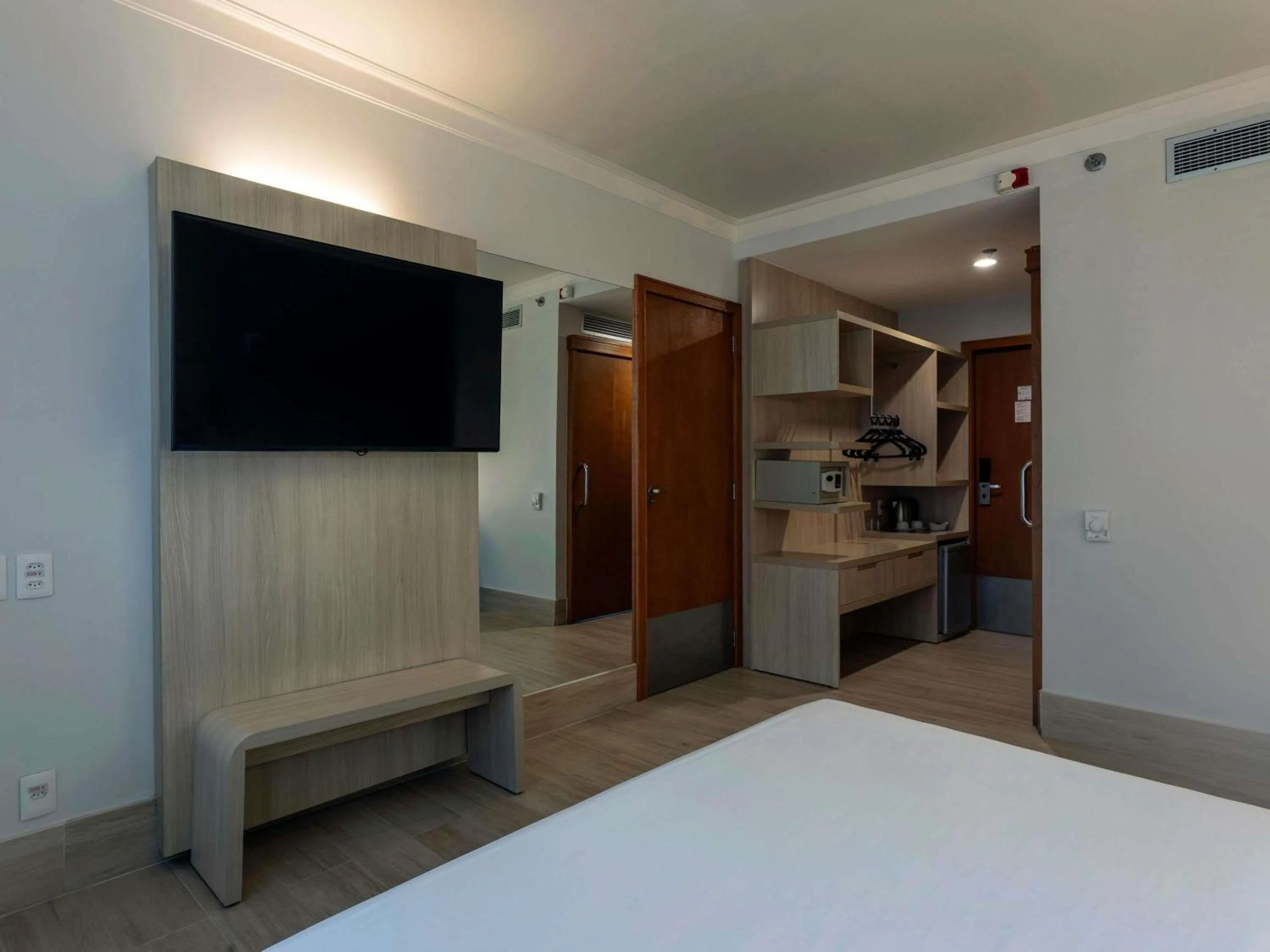 Bedroom, Bed in Mercure Salvador Rio Vermelho