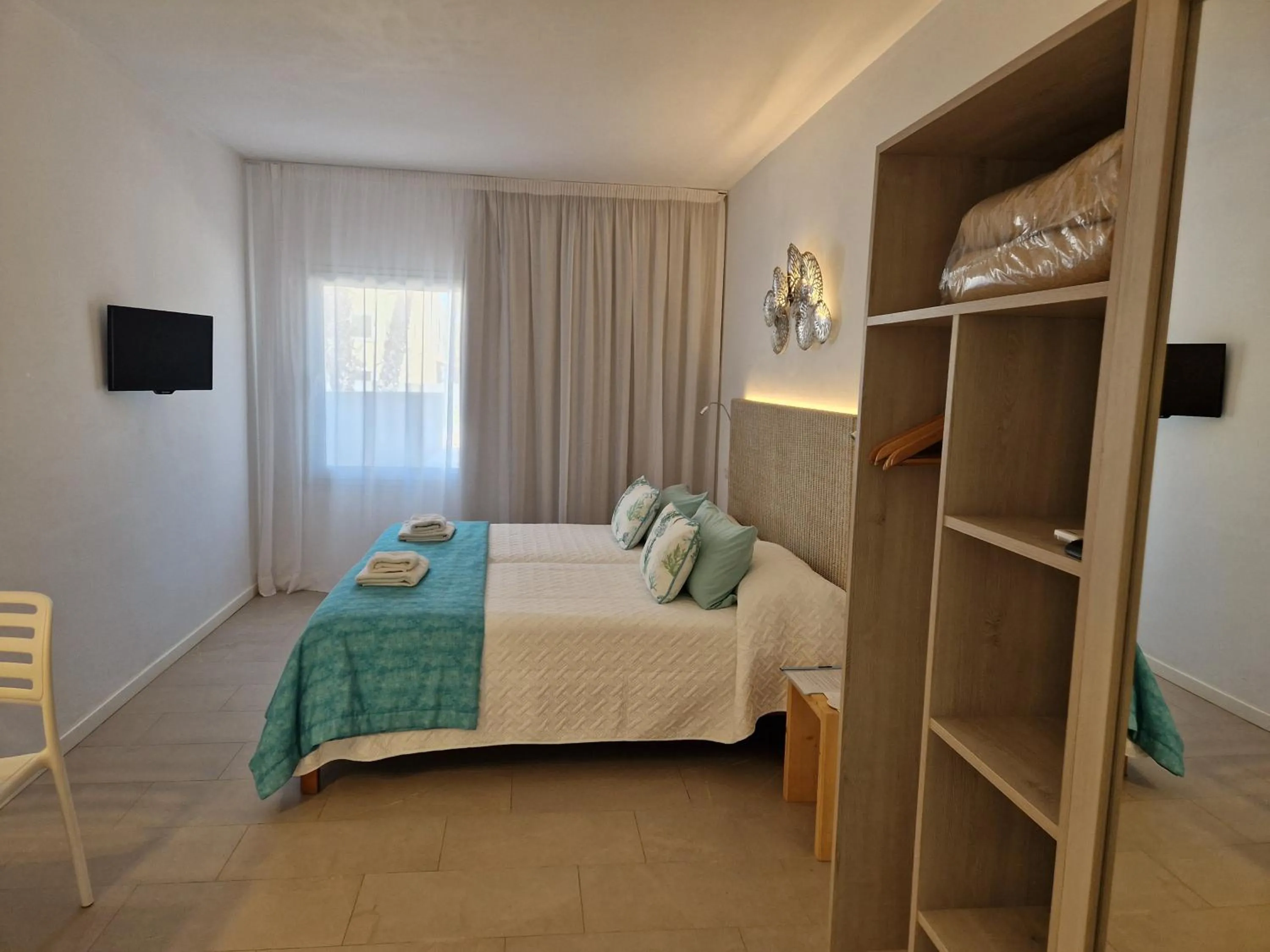 Photo of the whole room, Bed in Apartamentos Costamar II