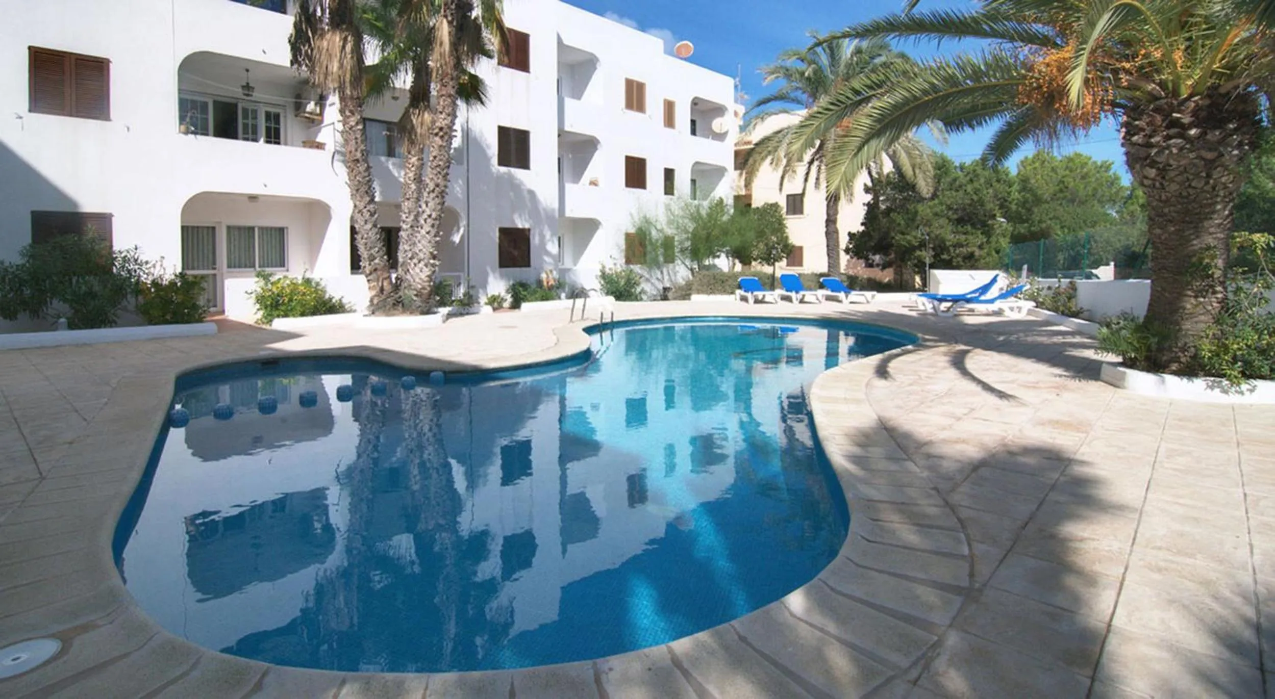 Property building in Apartamentos Costamar II