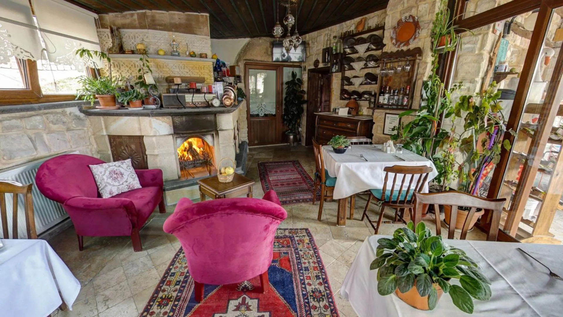 Restaurant/places to eat in Turkish Cave House