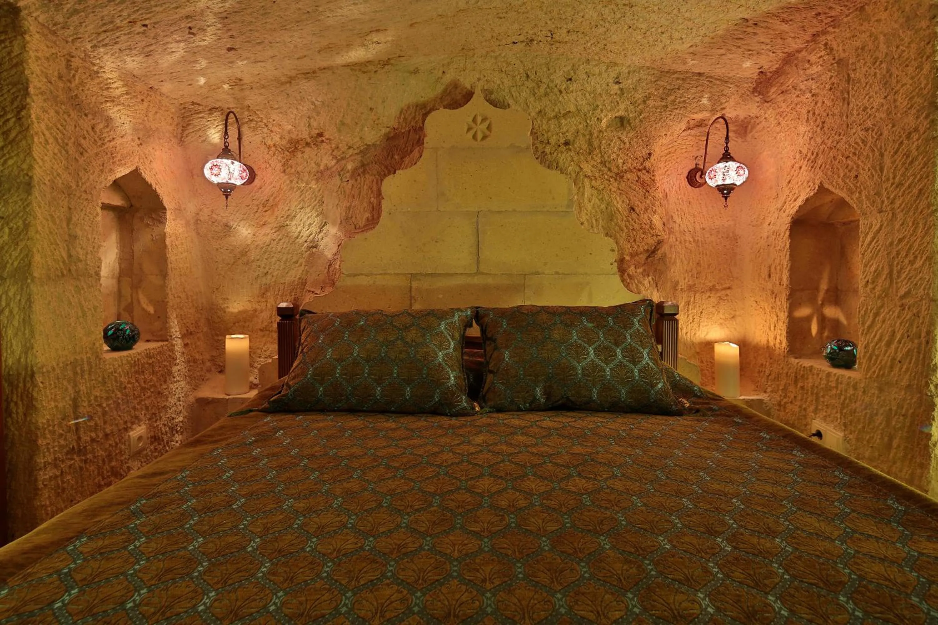 Photo of the whole room, Bed in Turkish Cave House