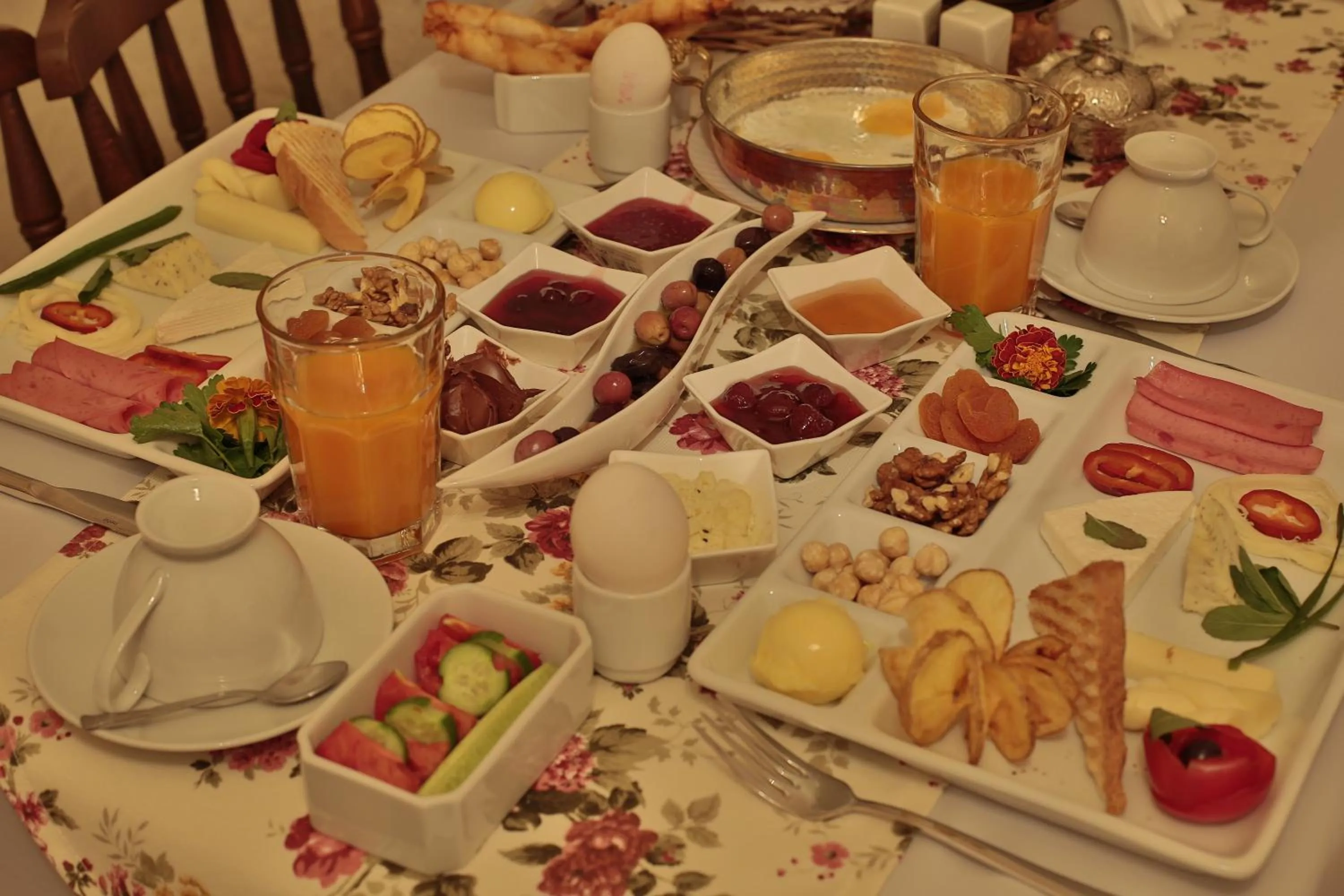 Food and drinks in Turkish Cave House