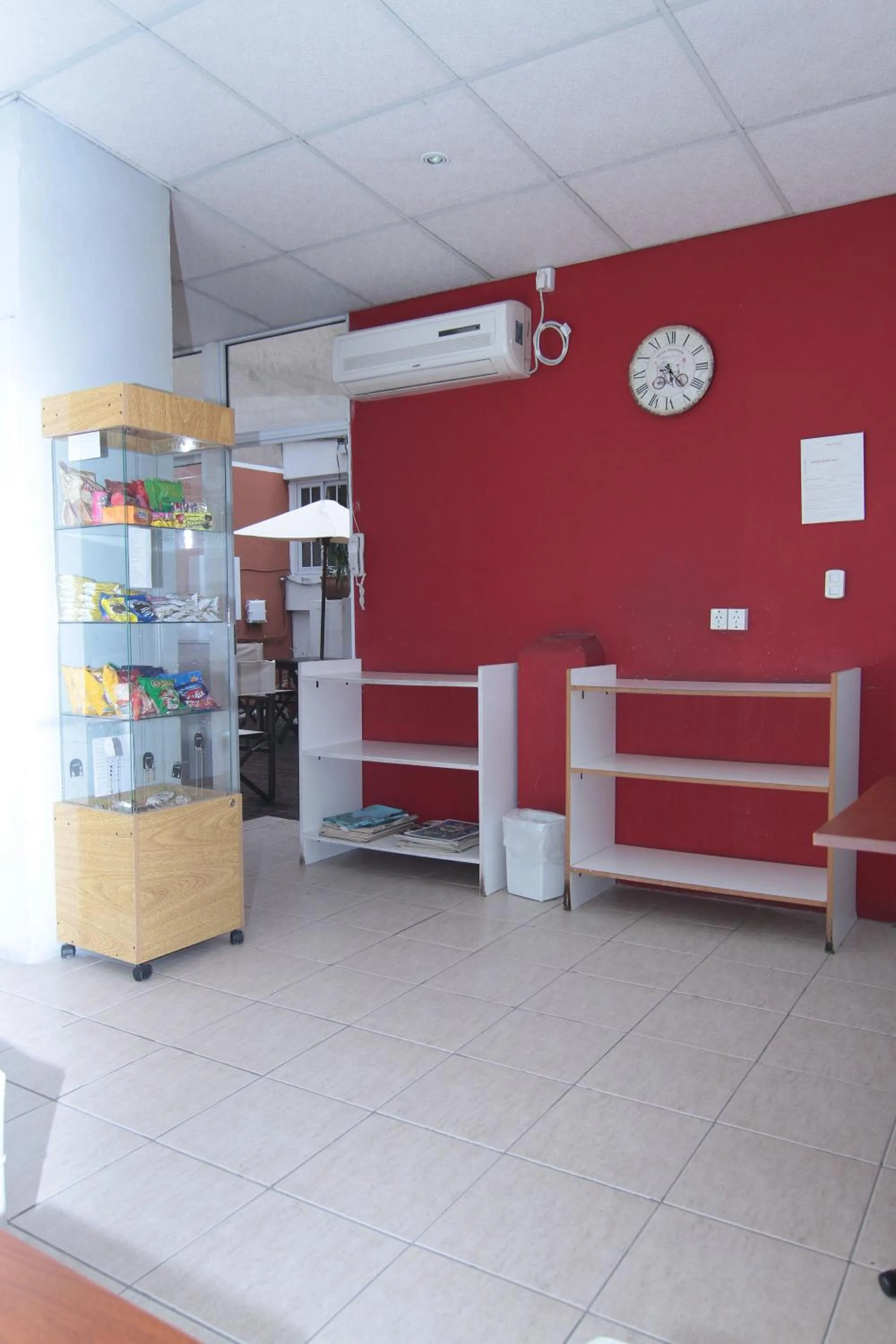 Communal lounge/ TV room in Hotel Ancon