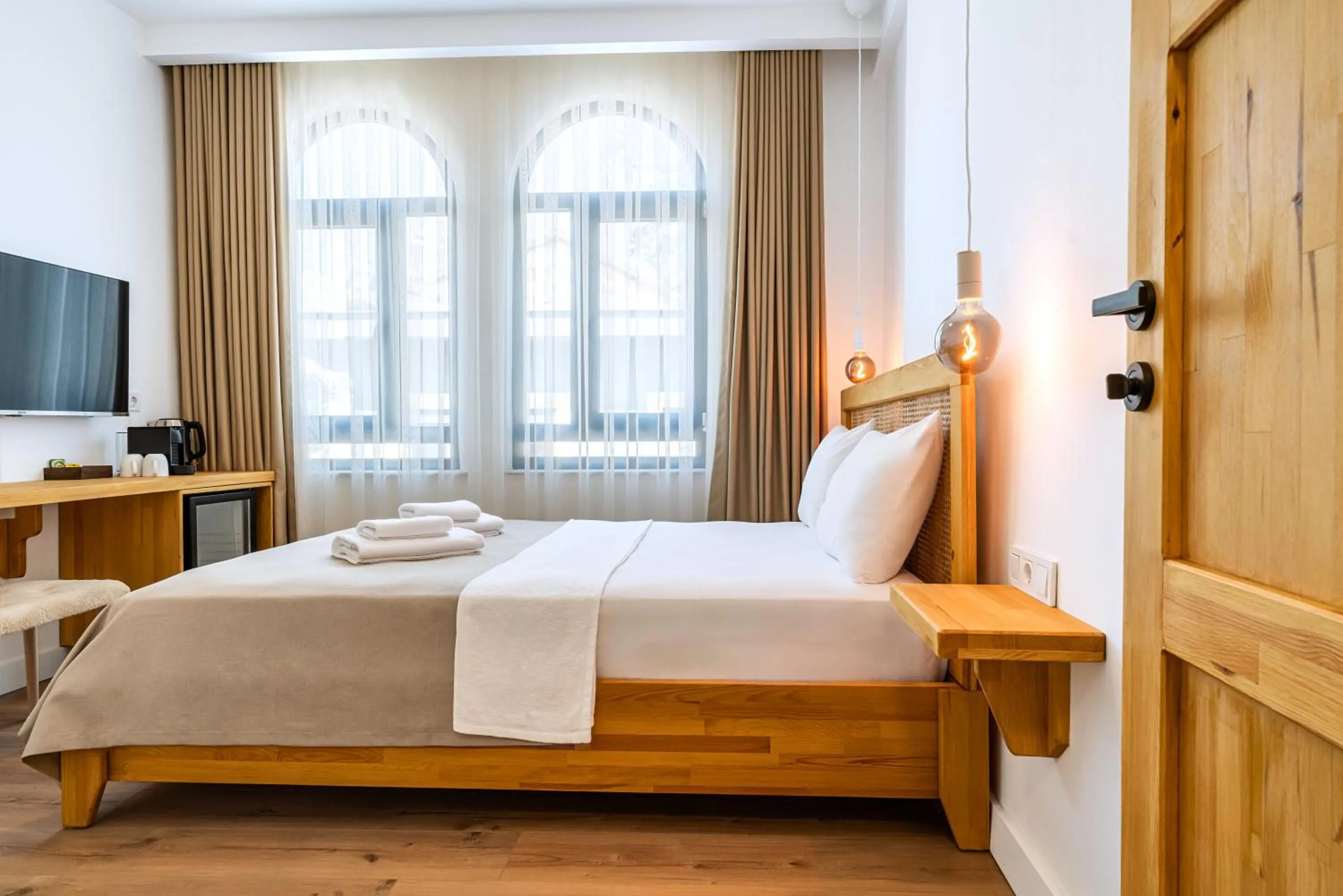 Photo of the whole room, Bed in Audo Local