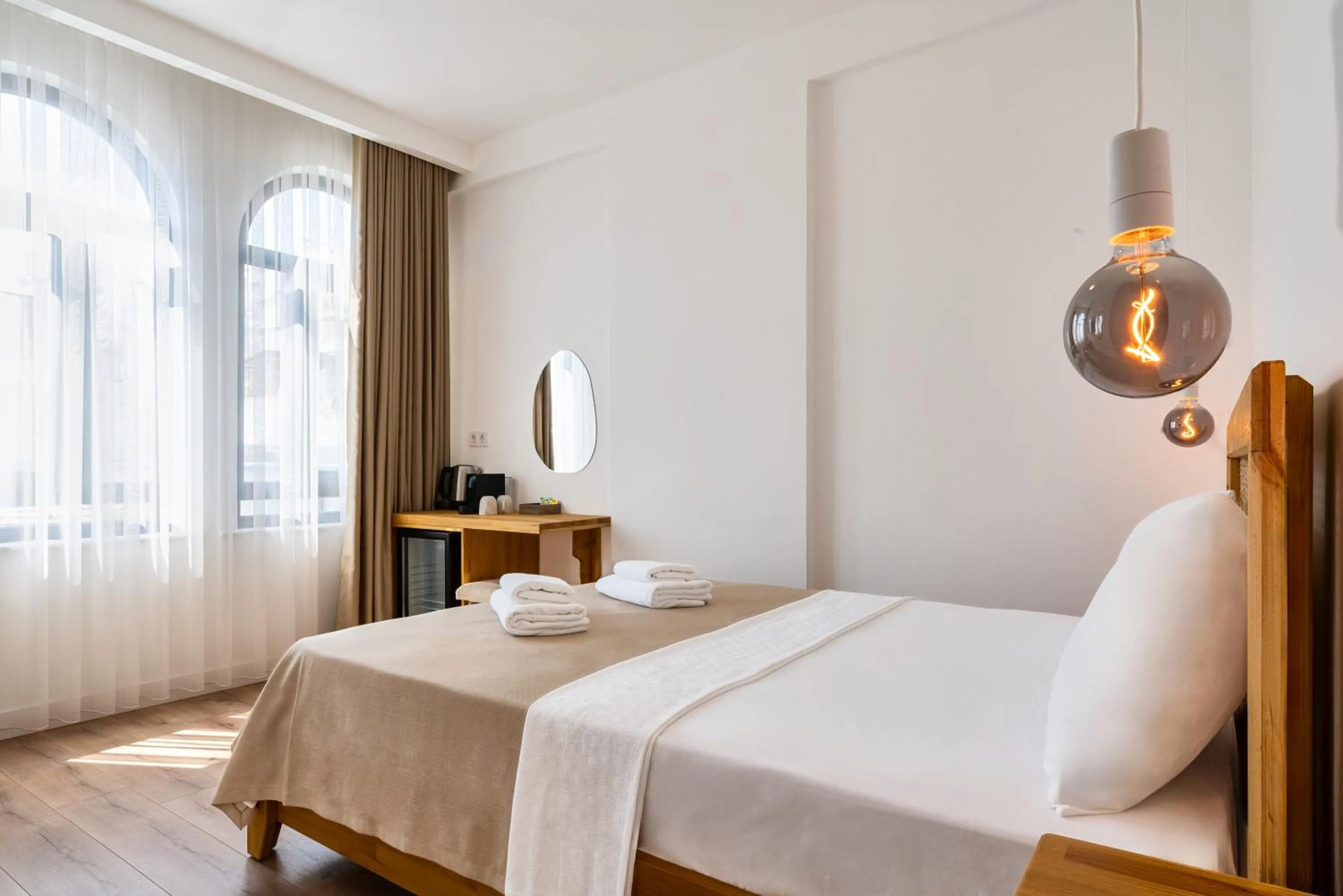 Photo of the whole room, Bed in Audo Local