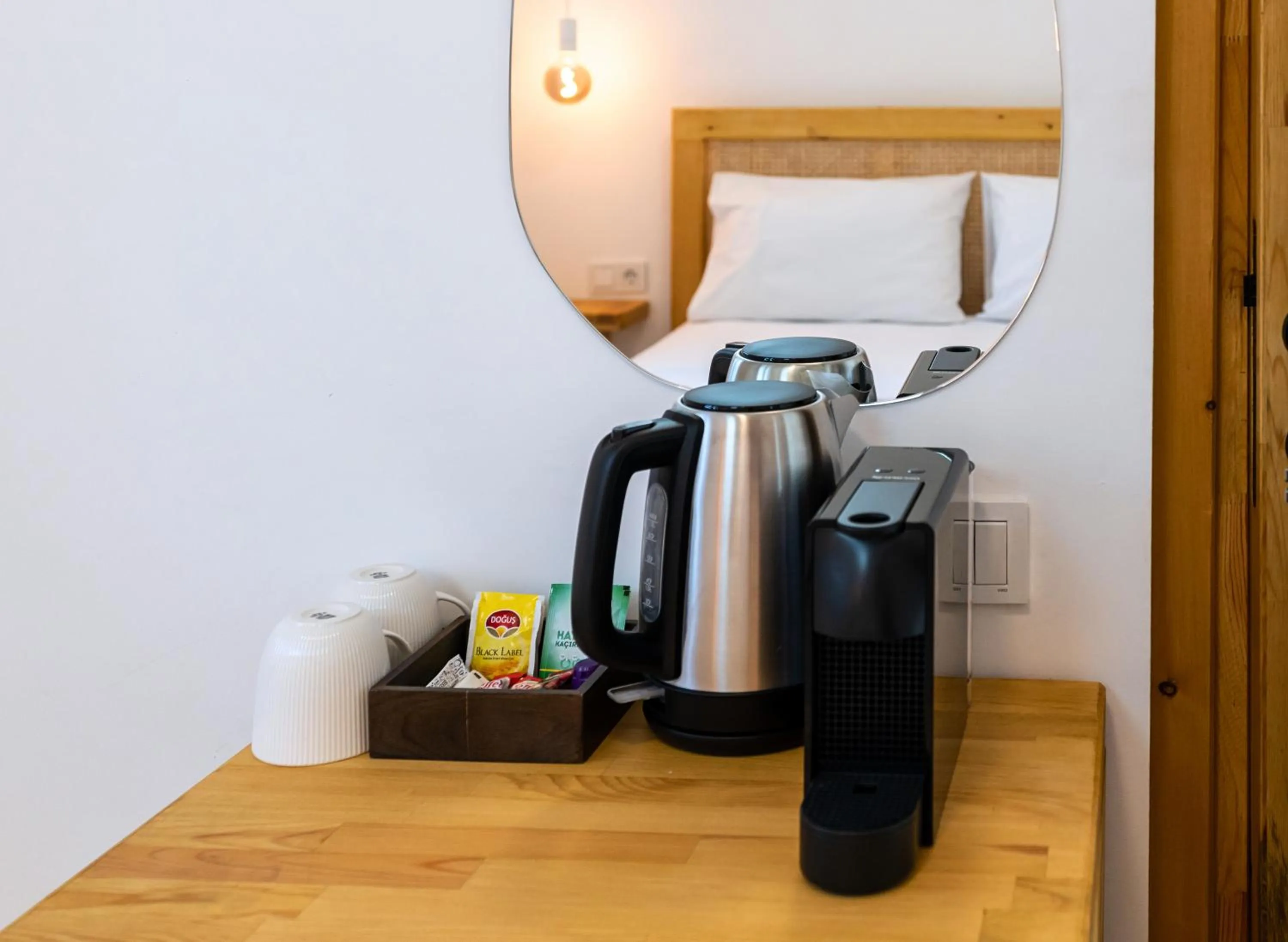 Coffee/tea facilities in Audo Local