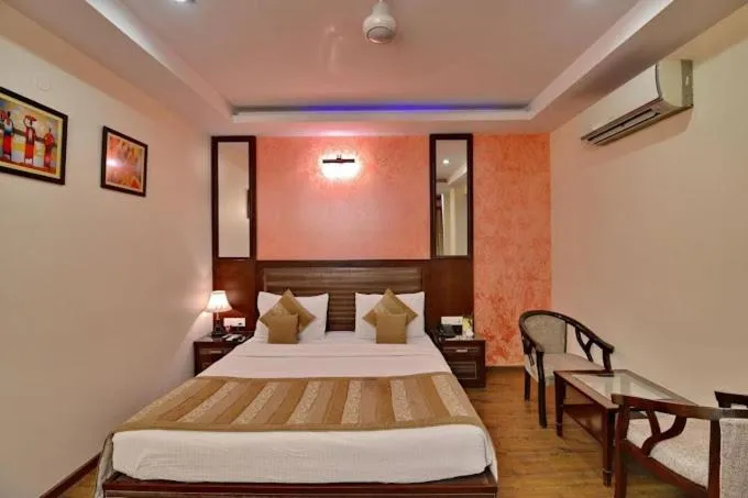 Bed in Hotel Vaishali Inn Ghaziabad
