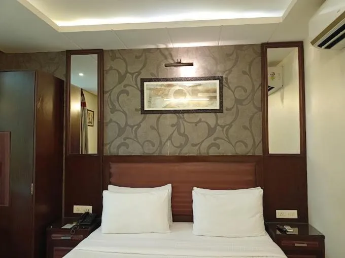 Bed in Hotel Vaishali Inn Ghaziabad