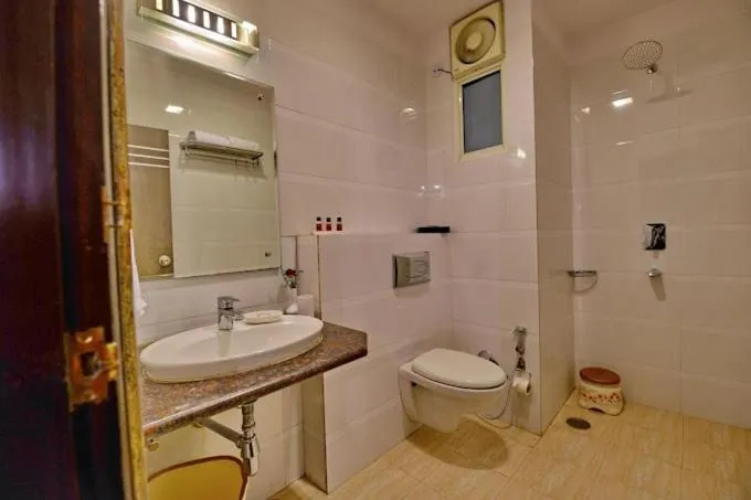Shower in Hotel Vaishali Inn Ghaziabad