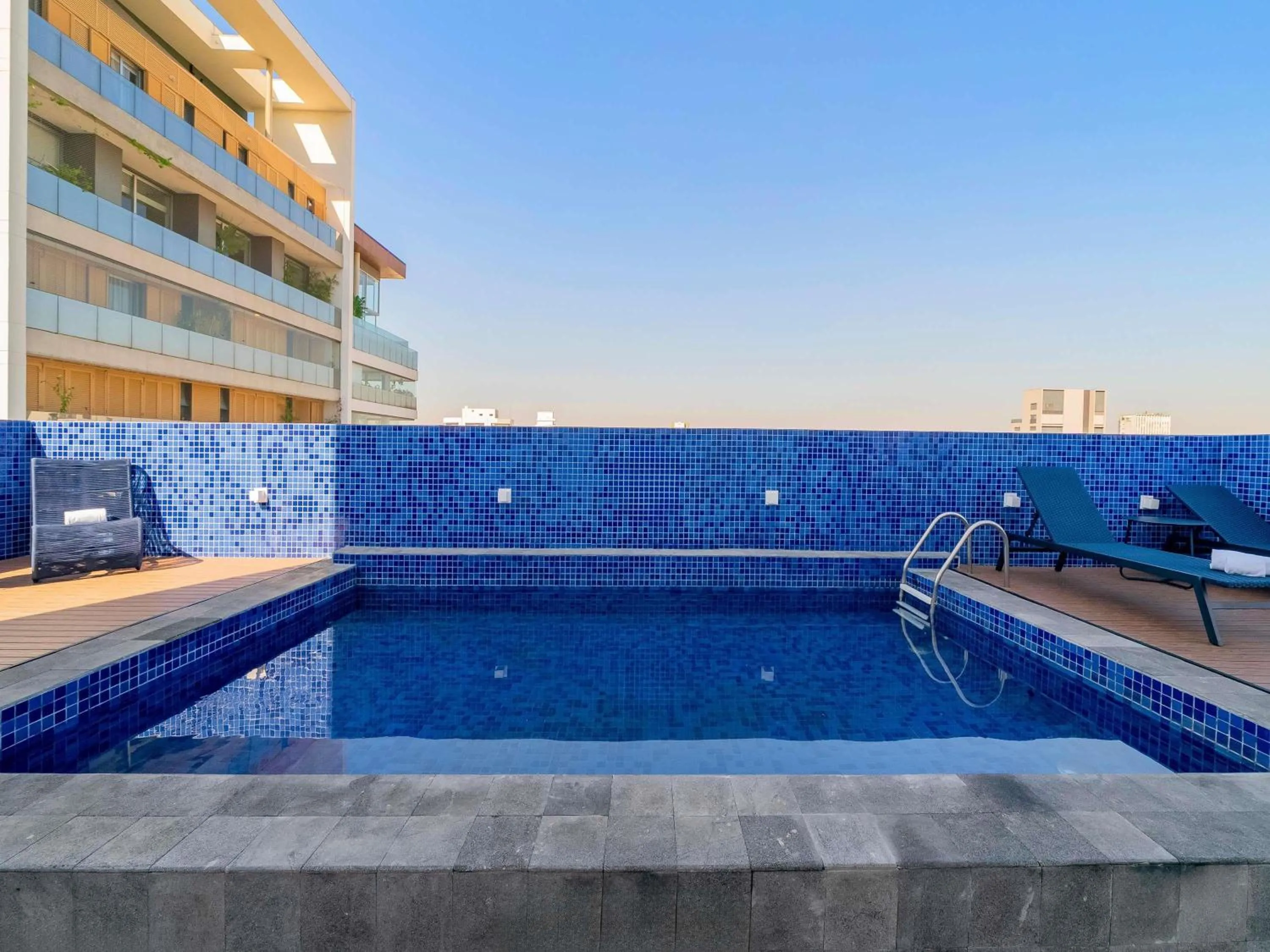 Pool view in Mercure Sao Paulo Pamplona