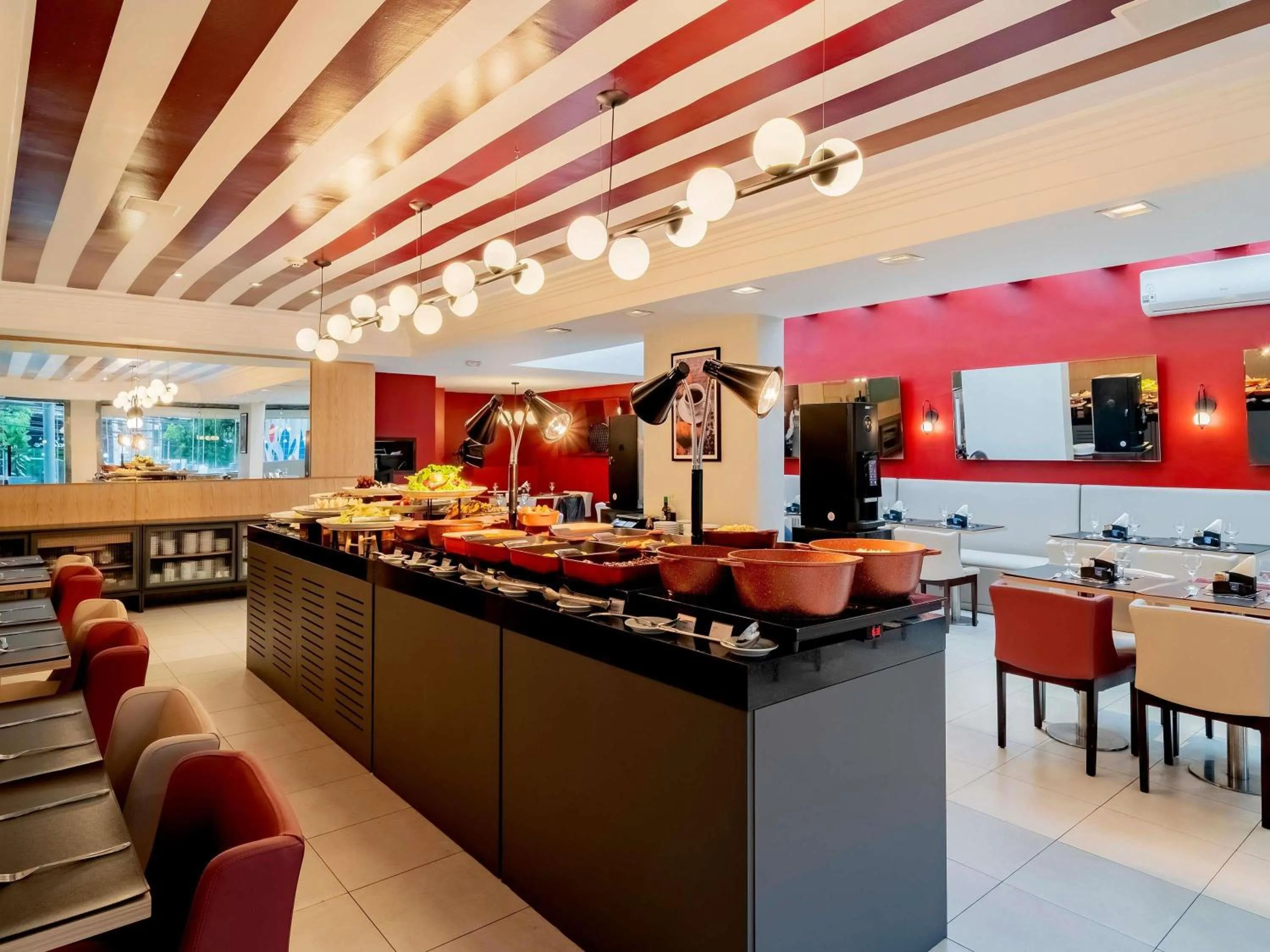 Restaurant/places to eat in Mercure Sao Paulo Pamplona