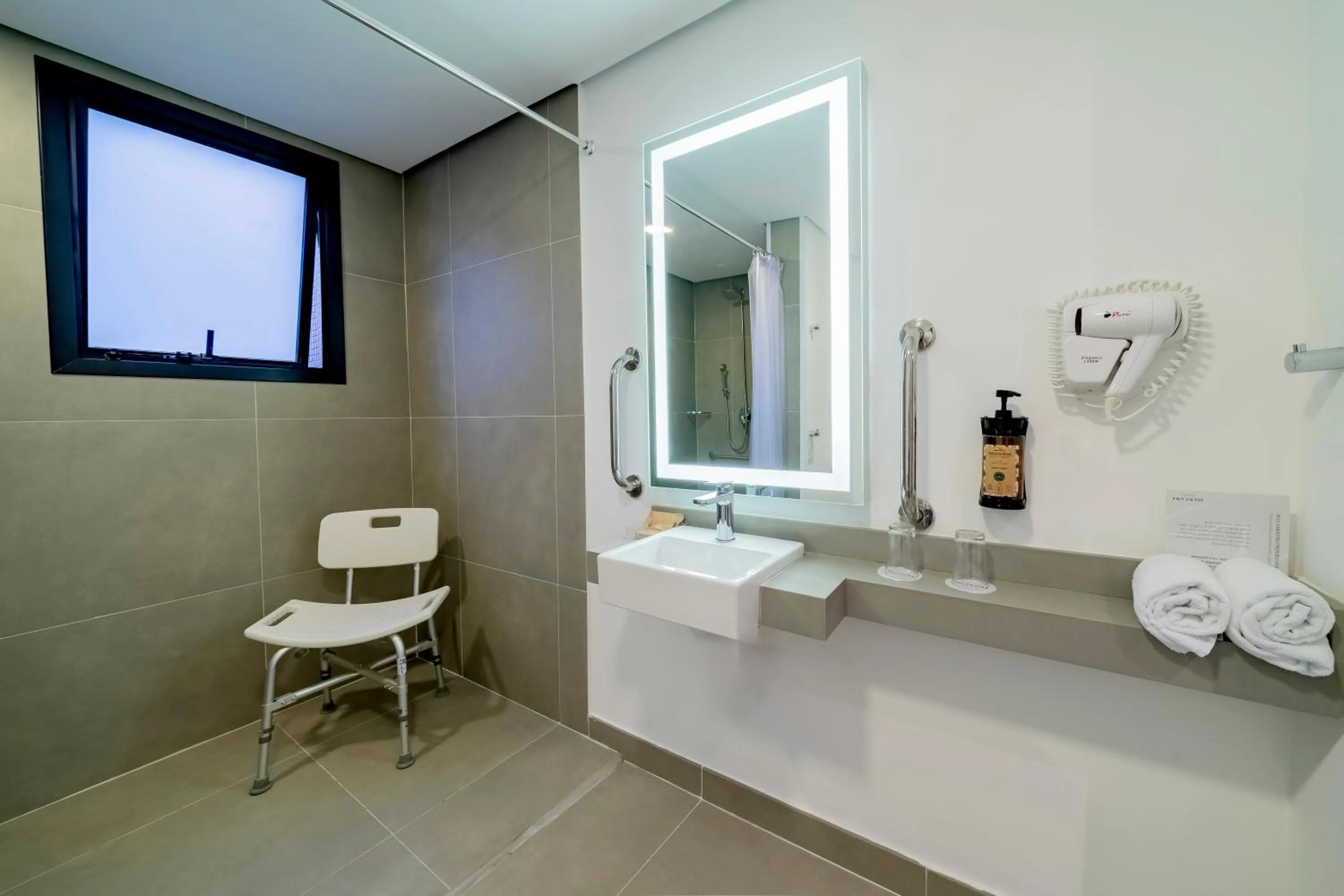 Bathroom in Mercure Sao Paulo Pamplona